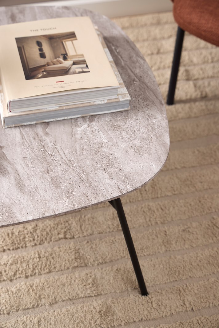 Caracas sofabord Foliert Grey Marble River med sortlakkert metall understell. 90x90 cm