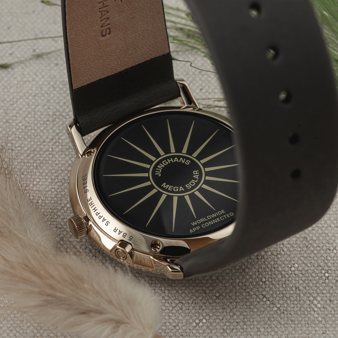 Junghans max bill Mega Solar Saphir