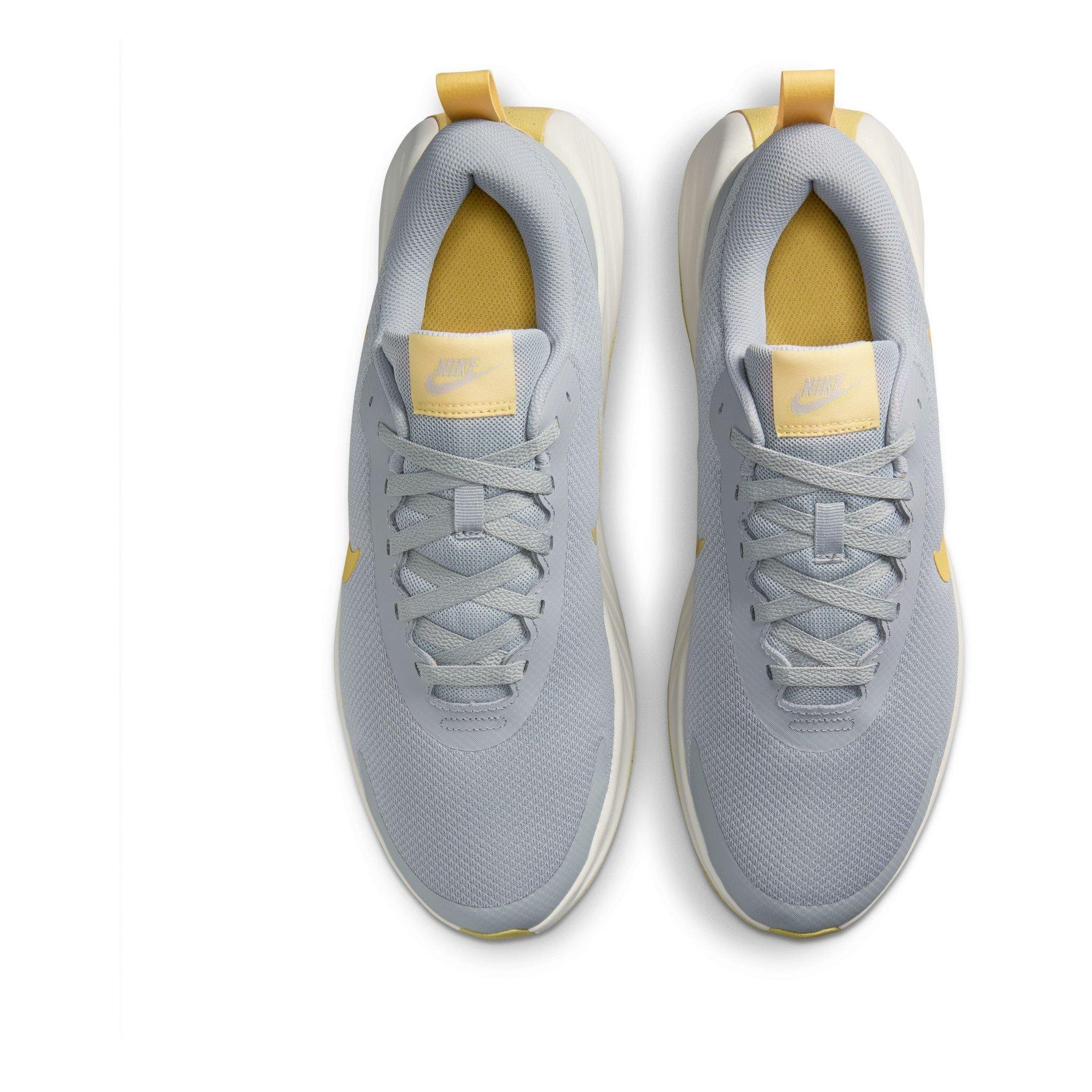 Nike Promina