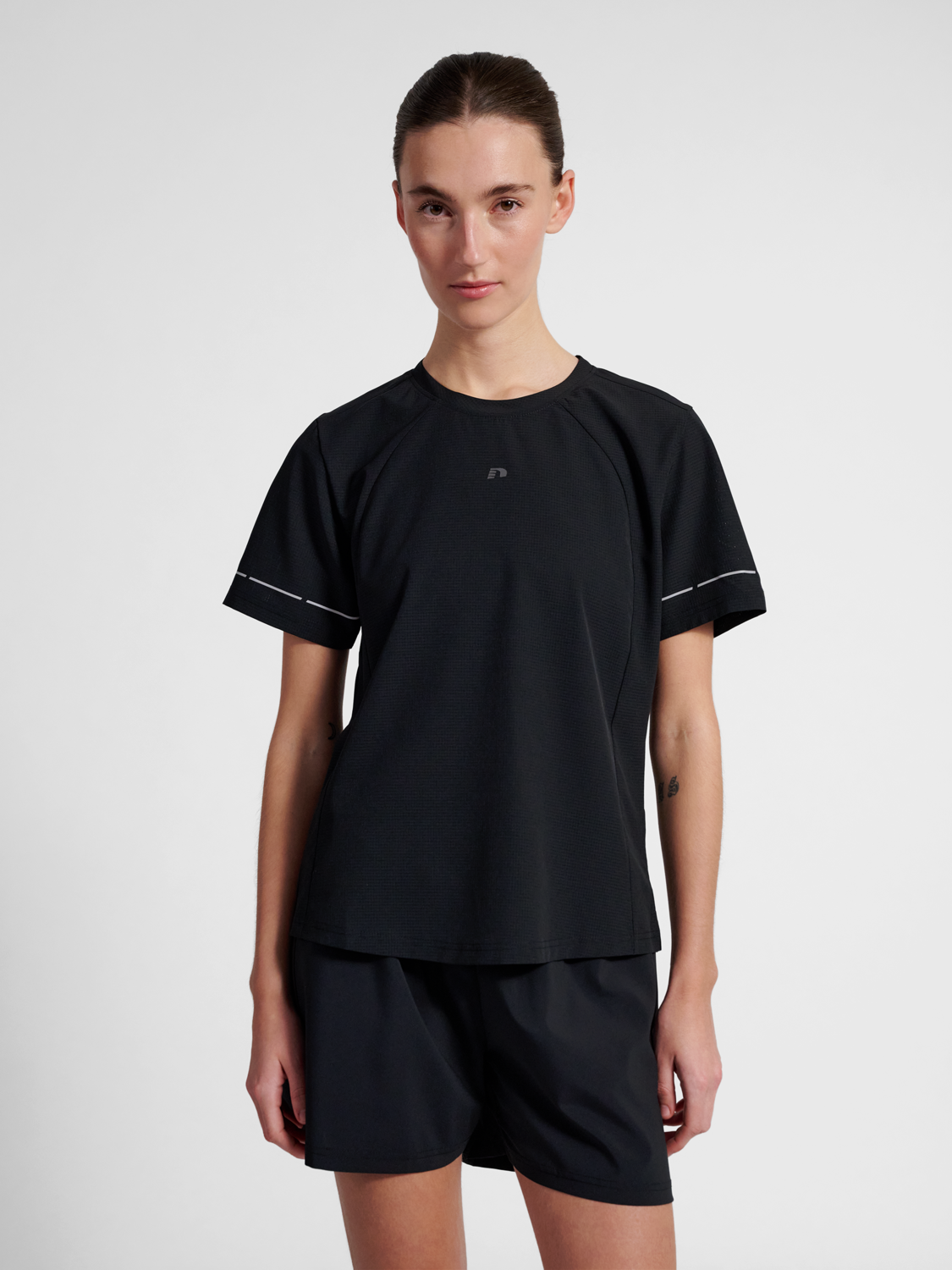 nwlBREATHE W T-SHIRT