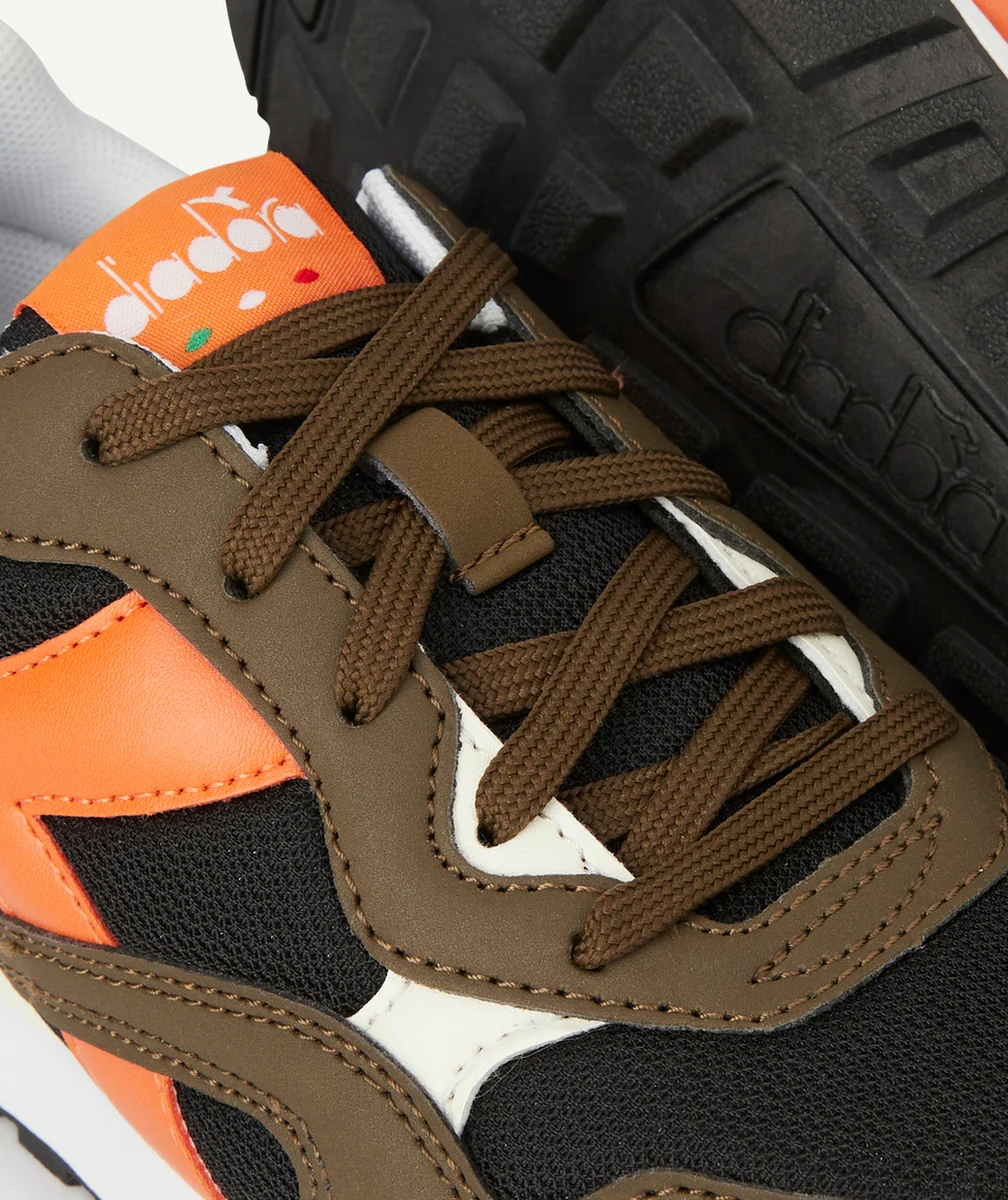 DIADORABASKET GARÇON KAKI ET ORANGE AVEC LACET
