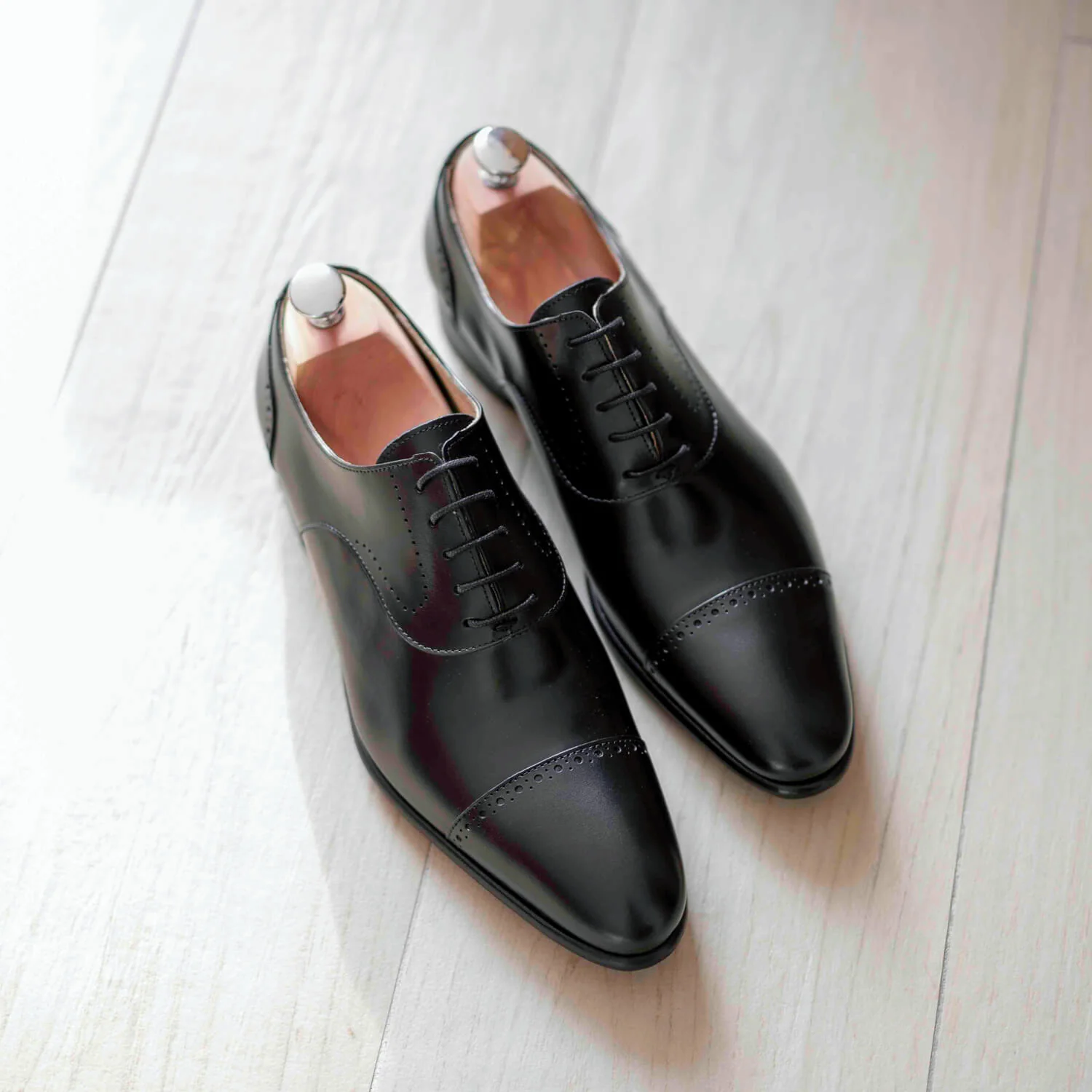 Locker-Richelieu en cuir noir