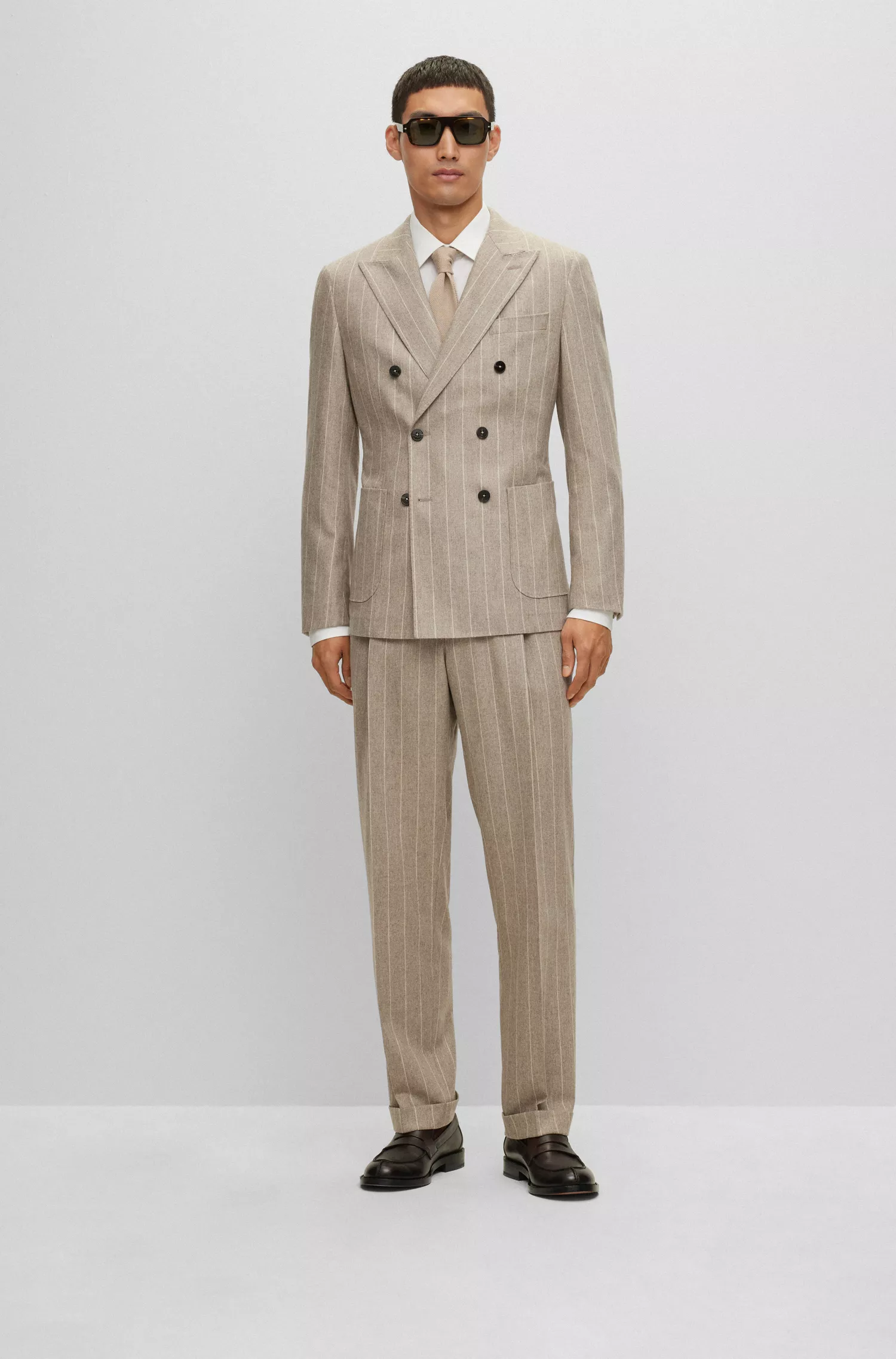 Camisa BOSS cor camelo, corte slim, em popeline de algodão italiana.