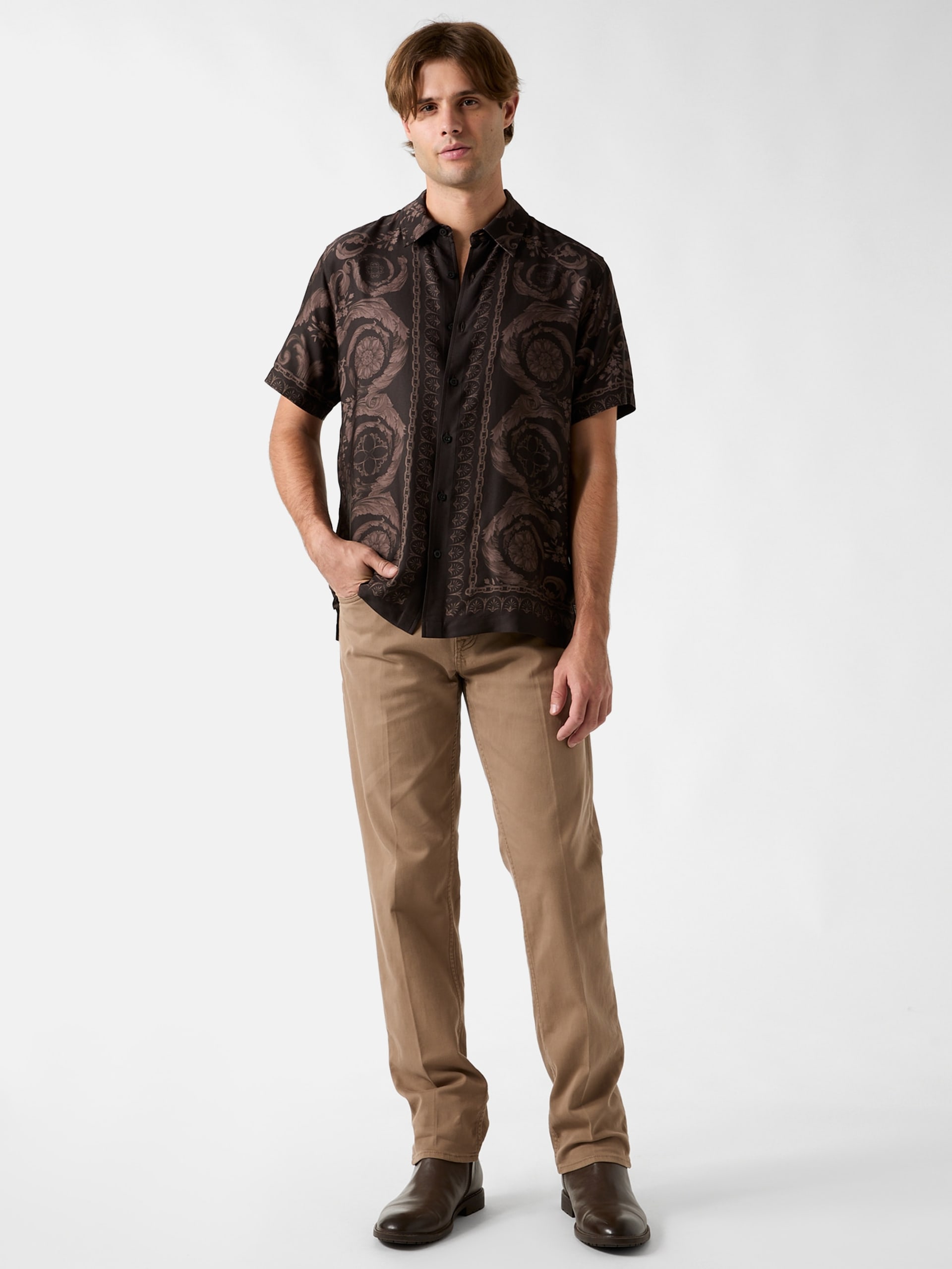 Camisa com estampa de borda barroca