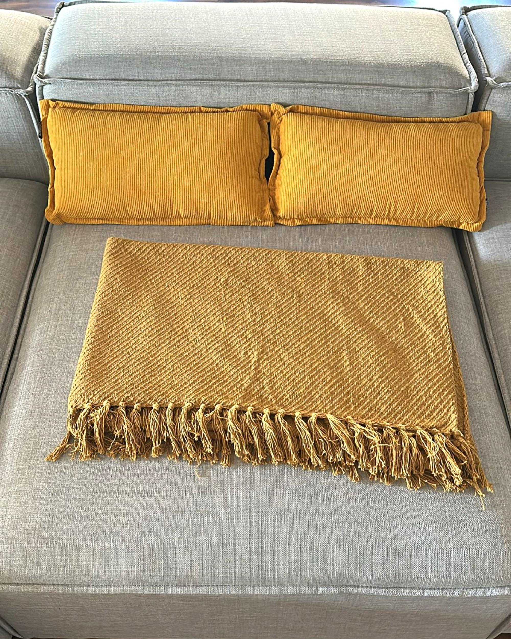 Set van 2 sierkussens ZINNIA Corduroy 47 x 27 cm Mosterdgeel effen