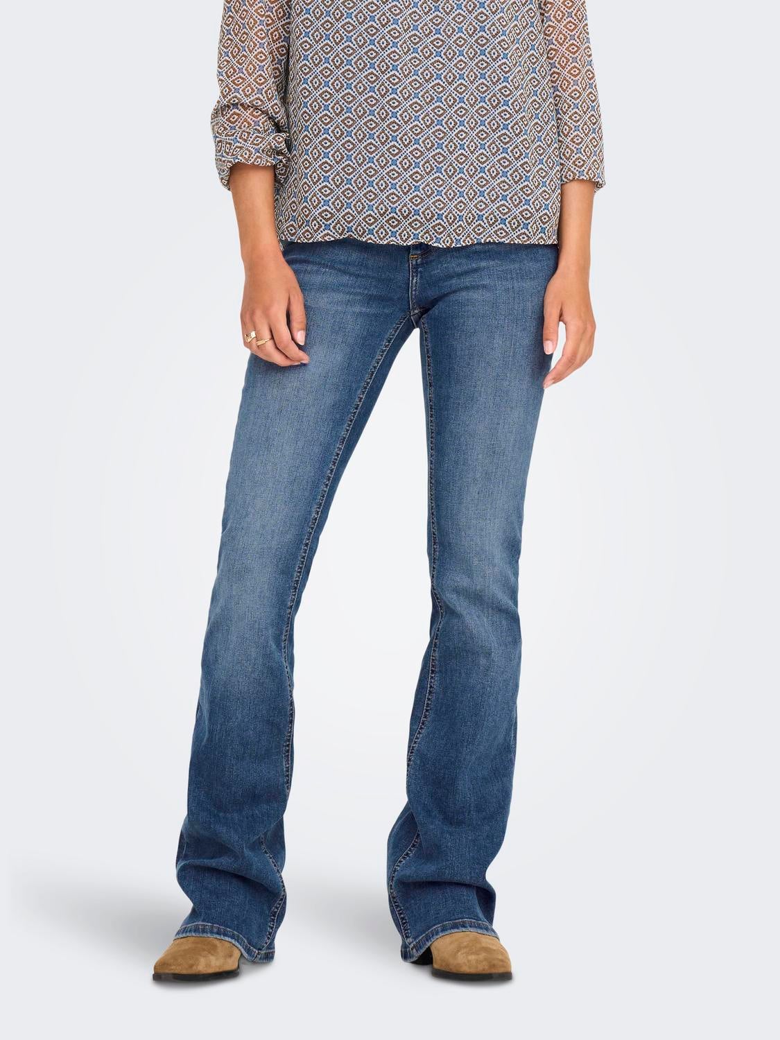ONLBLUSH Mittlere Taille Ausgestellt Jeans Medium Blue Denim