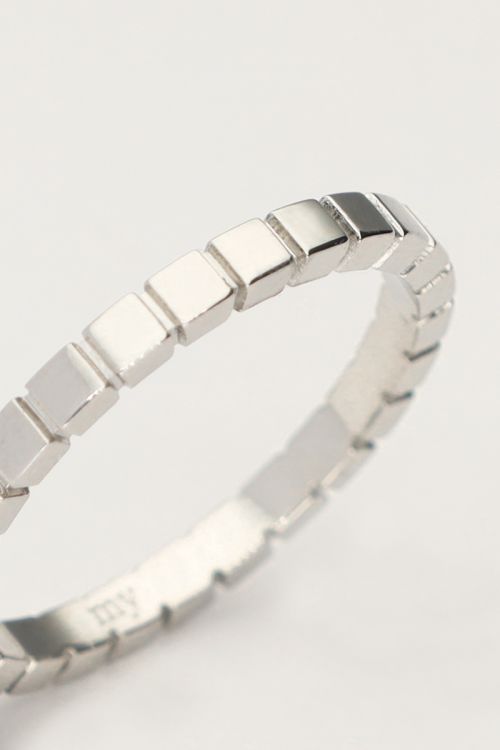 Minimalistische ring met vierkantjes