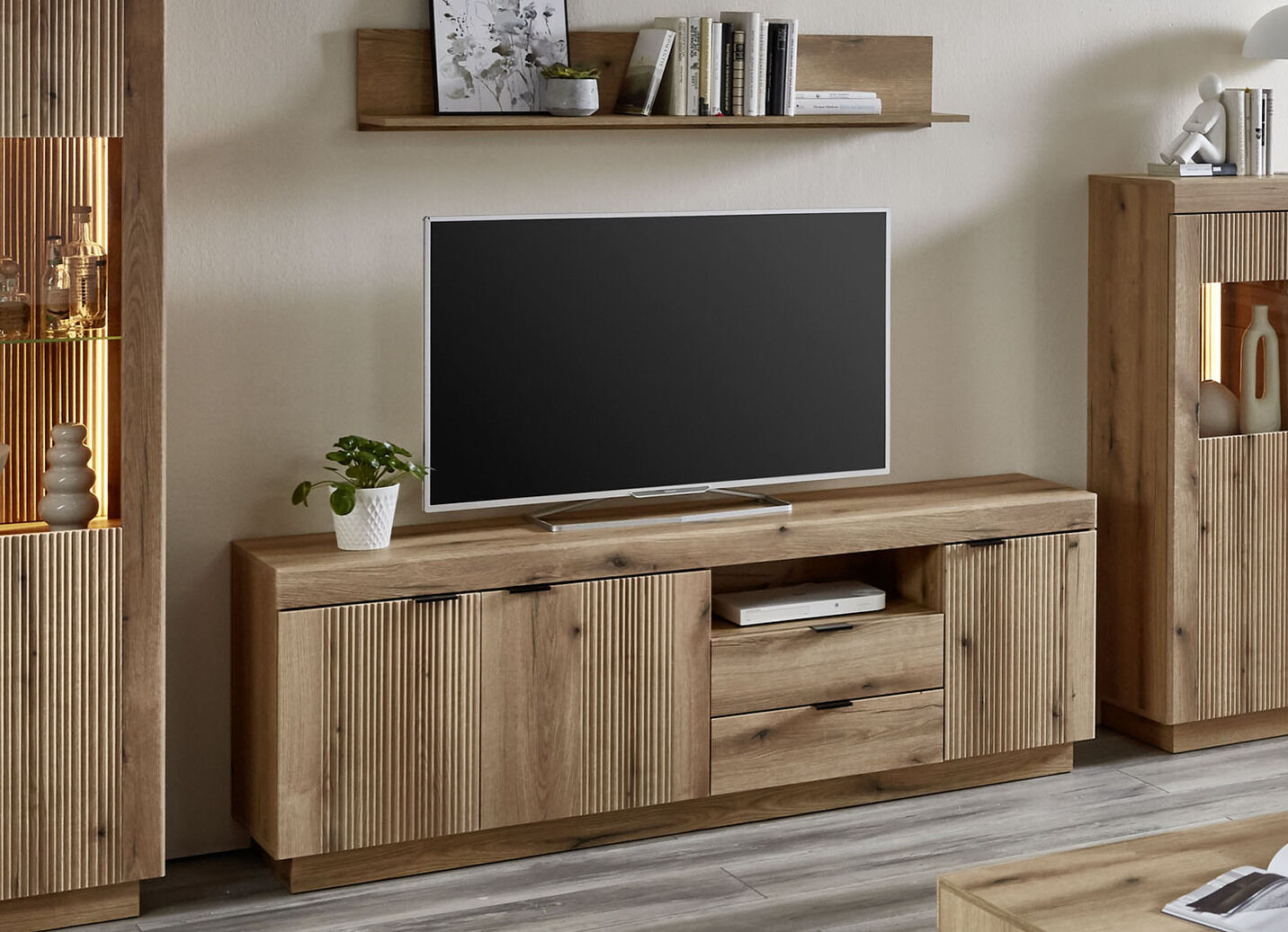 TV-Longboard mit Wandboard