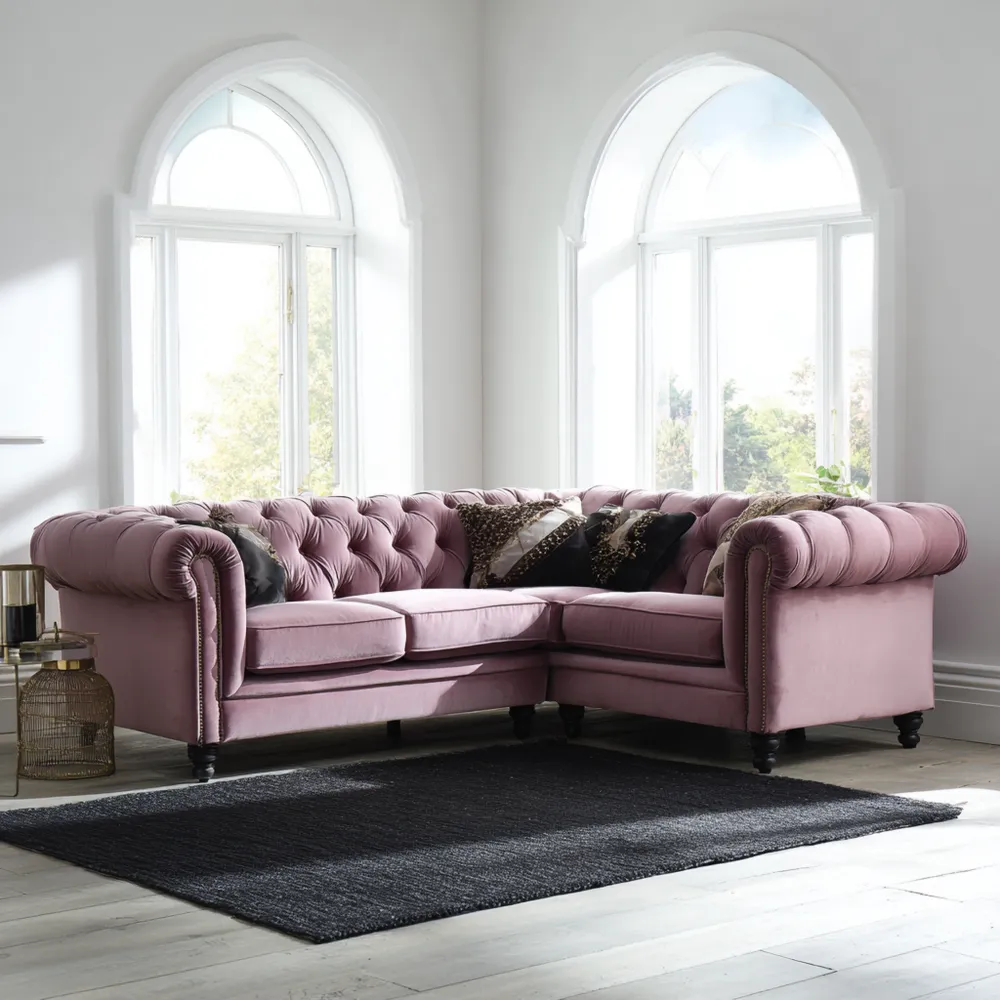 Ecksofa Samtgepolstert 300x220x80 cm – Rosa – Chesterfield Design