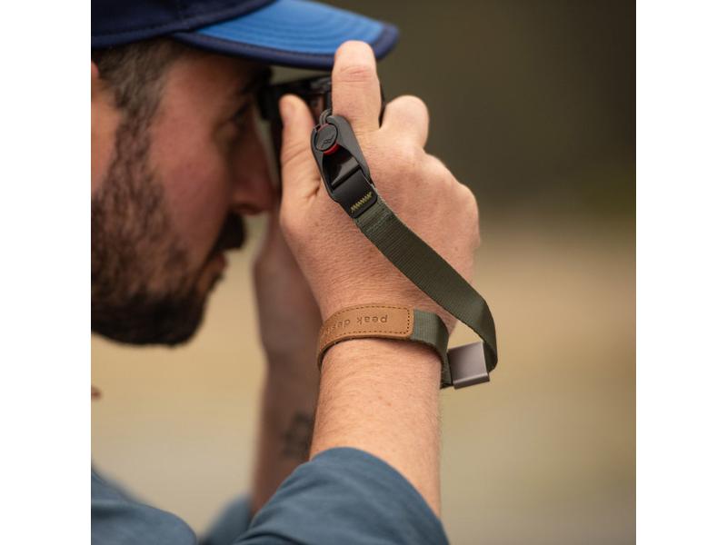 Peak Design Kameragurt Cuff Sage Eleganter und kompakter Handgelenkriemen für unterwegs