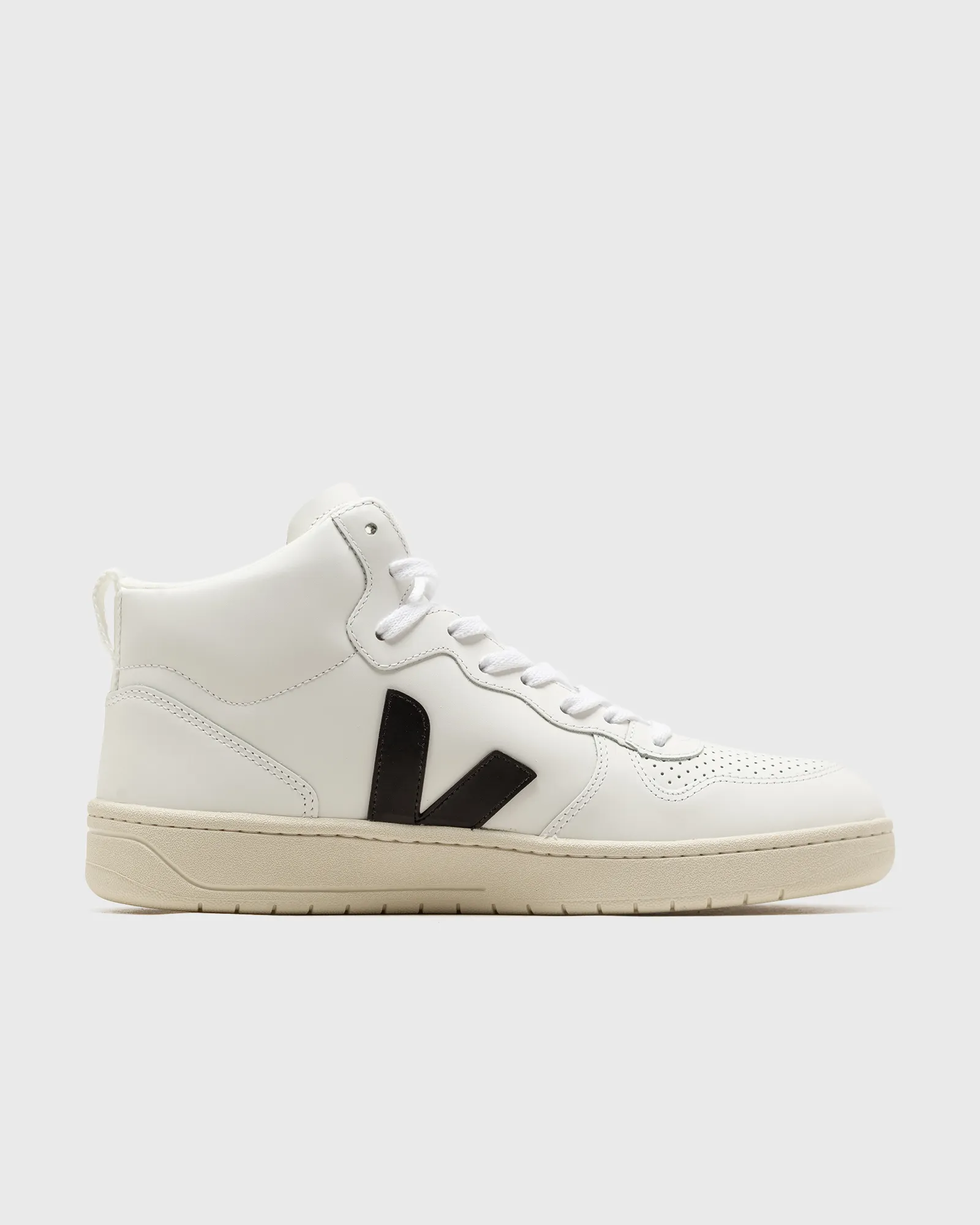 Veja V-15 LEATHER