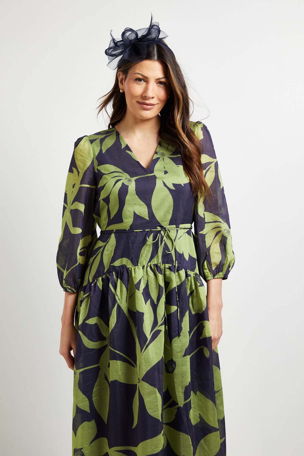 Wallis Robe Midi Florale À Ourlet Asymétrique