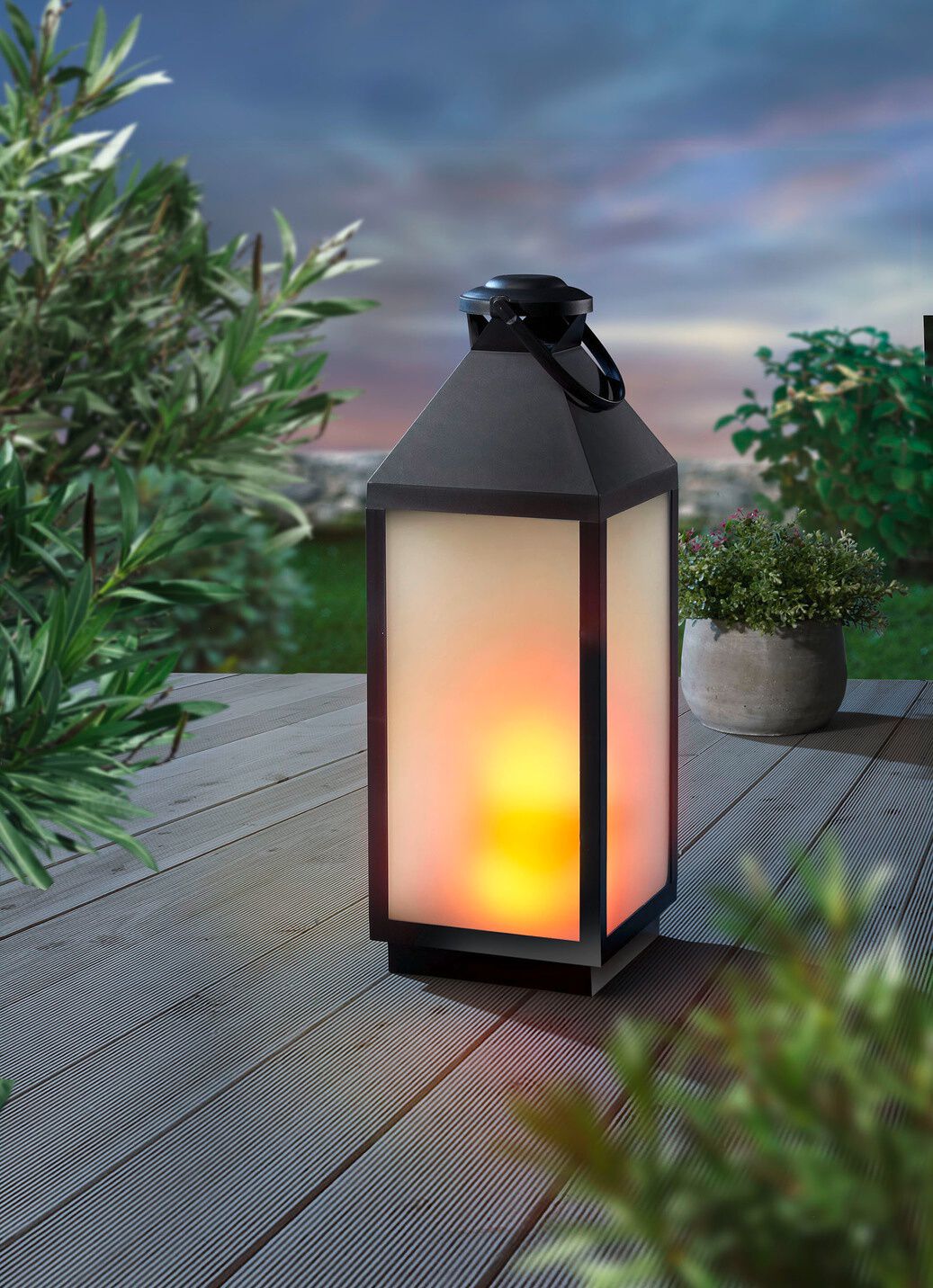 LED-Laterne mit Flammeneffekt