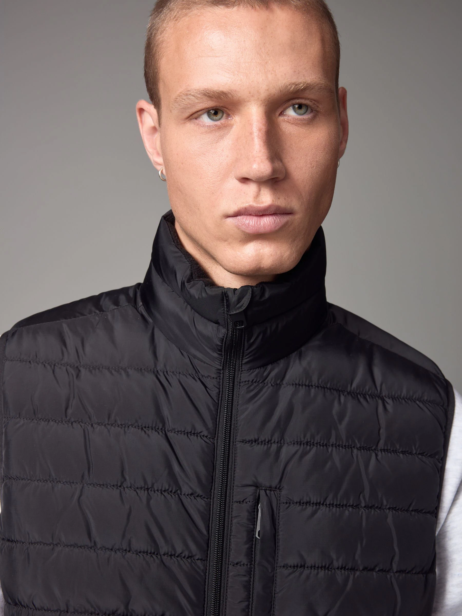 Zwart - Regenbestendige, dunne gewatteerde bodywarmer