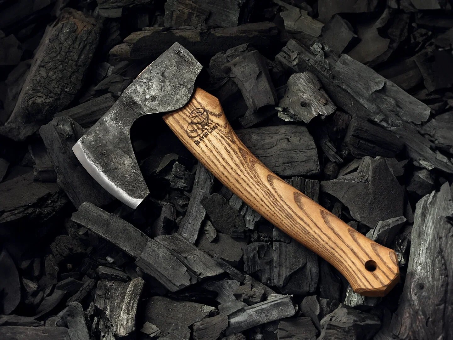 Beavercraft AX6 Compact Long-Bearded Turøks<br>Rå øks med belteholder og sylskarpt blad