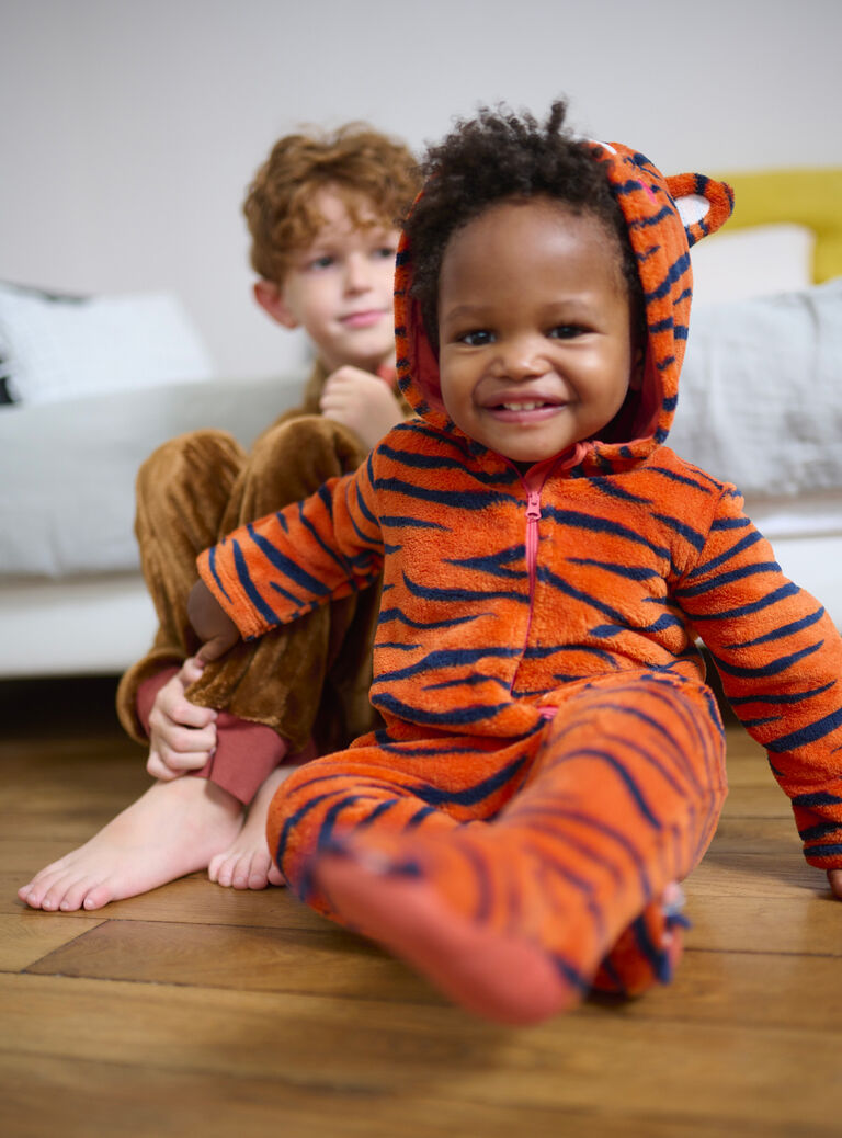 Surpyjama orange et noir à imprimé tigre
