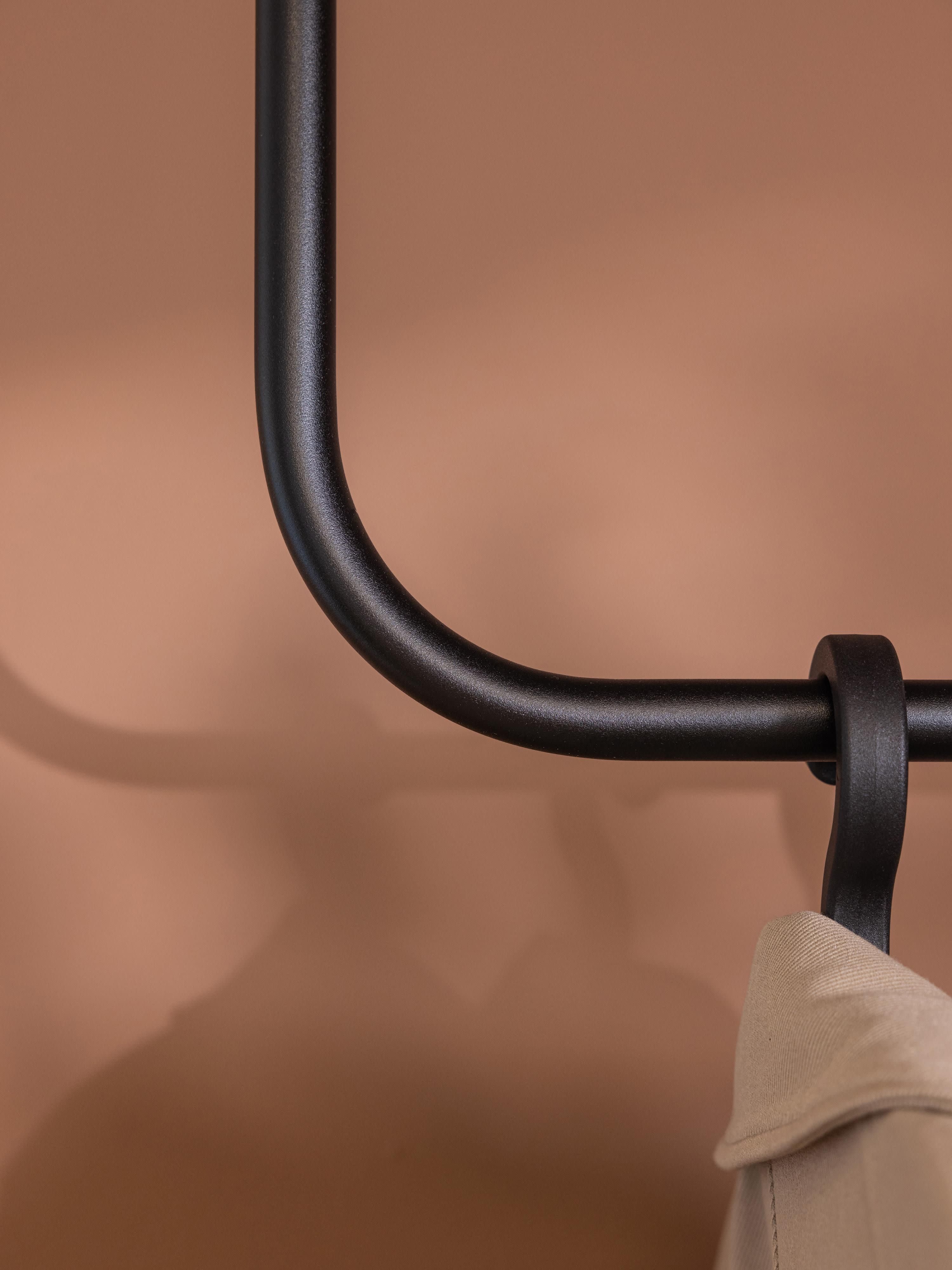 Handgemaakte metalen kledingstang Enio