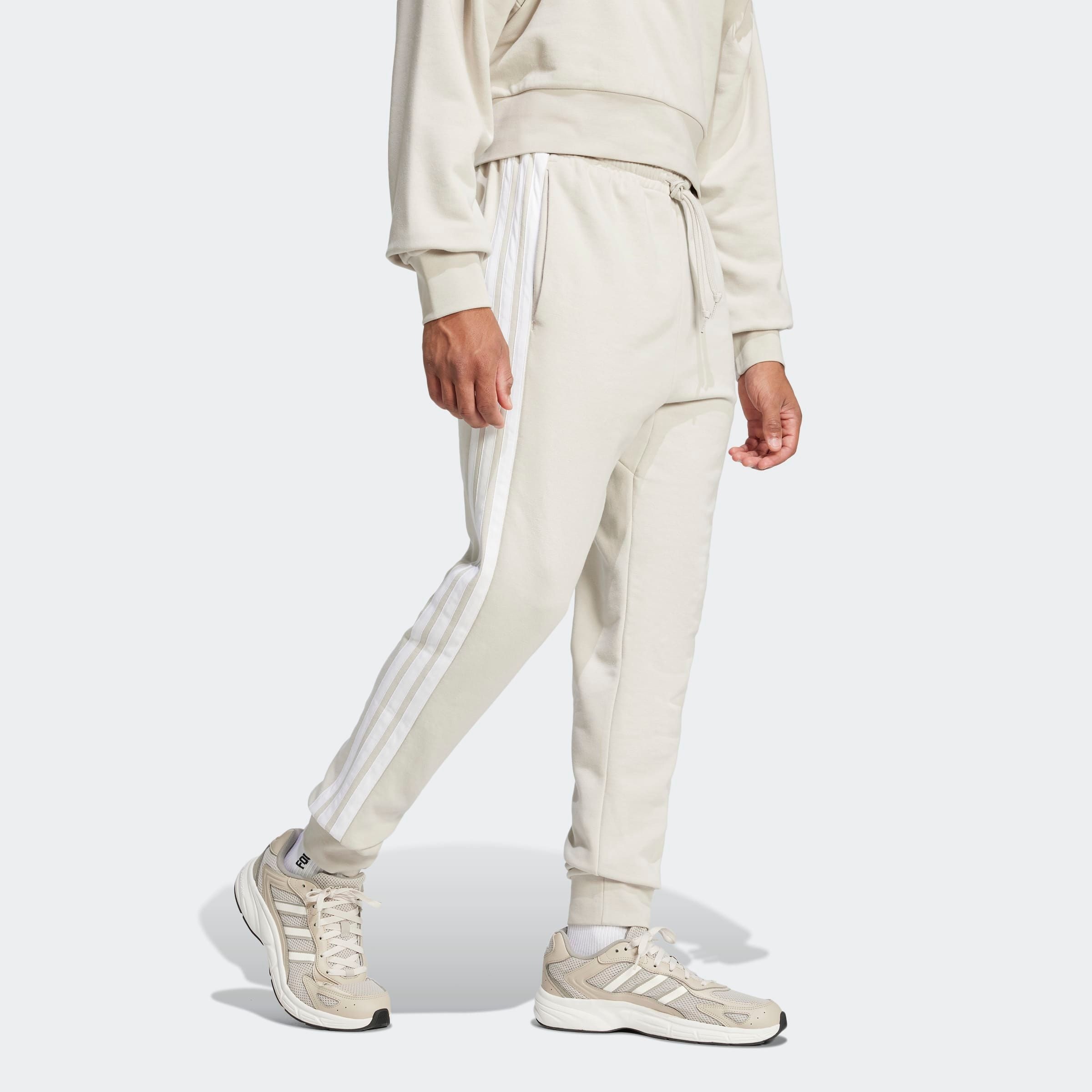adidas Sportswear Sporthose »ESSENTIALS 3-STREIFEN FRENCH TERRY«  schmal zulaufende Beinform, für sportliche Aktivitäten