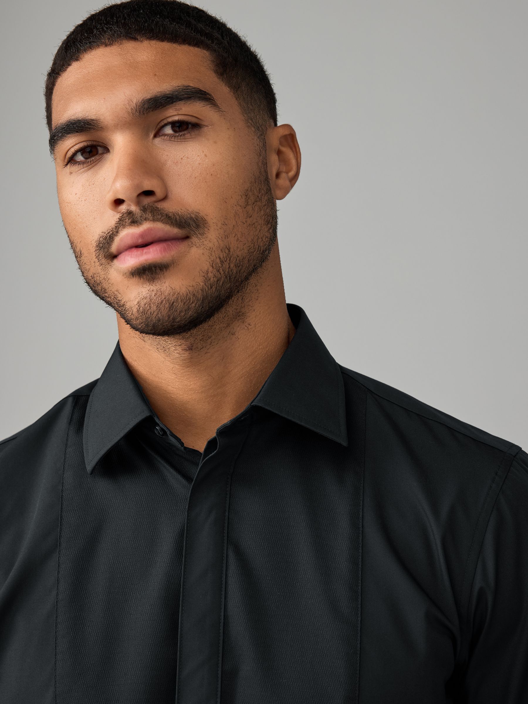 Zwart - Regular Fit Textured Bib Long Sleeve Double Cuff Dress Shirt With Cutaway Collar