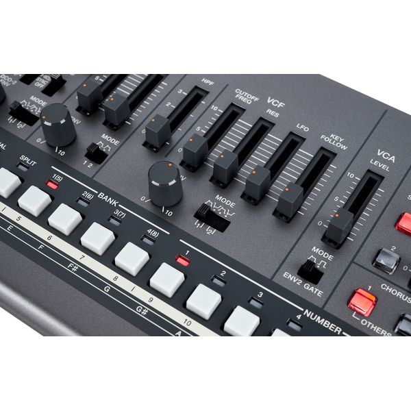 Roland JX-08
