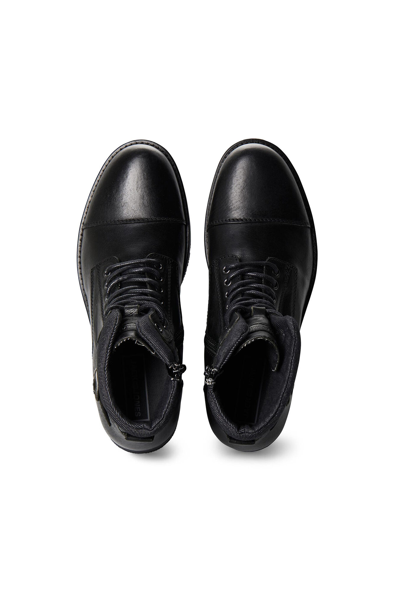 Botas com fivela - pretas