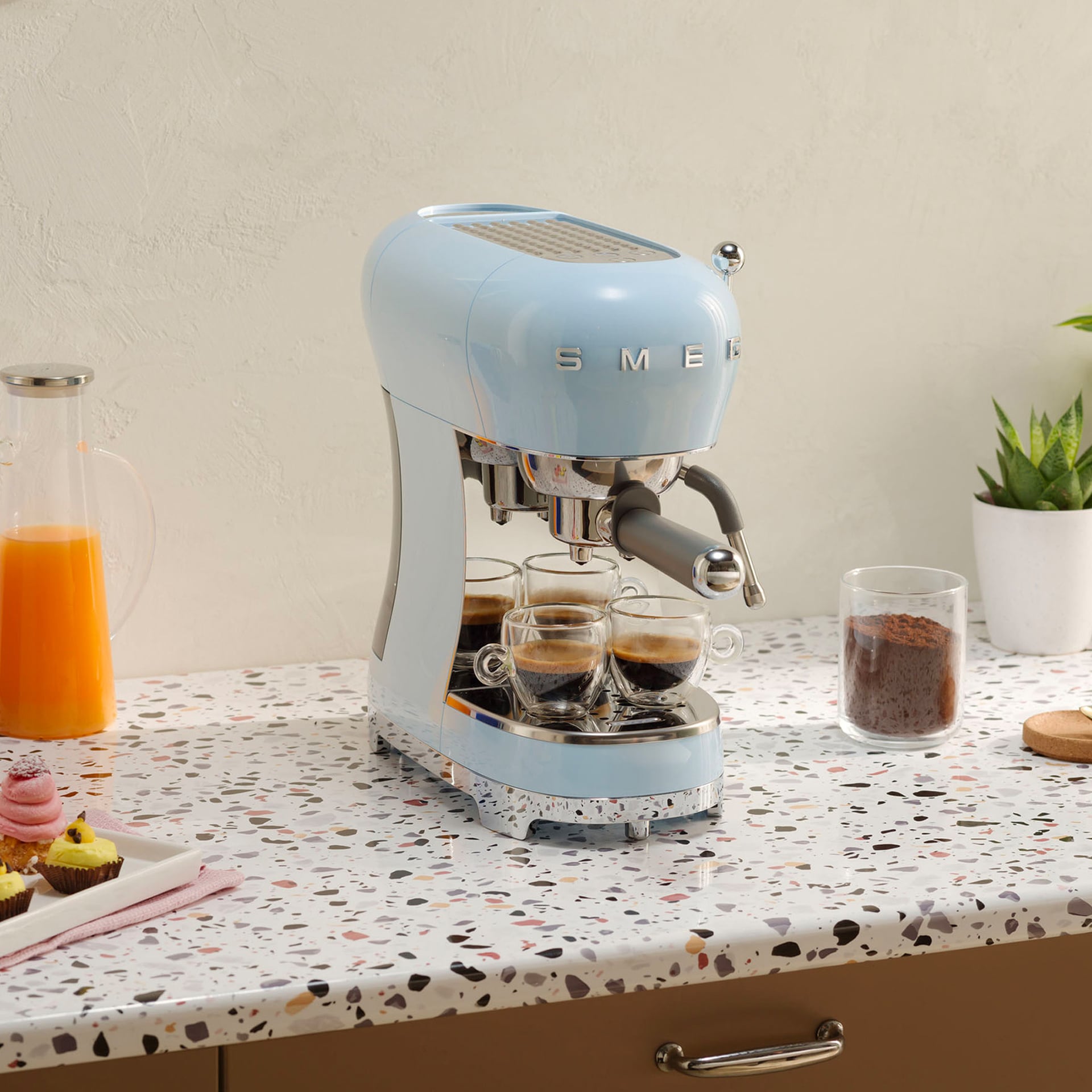 SMEG Espresso-Kaffeemaschine Pastellblau 50's Style