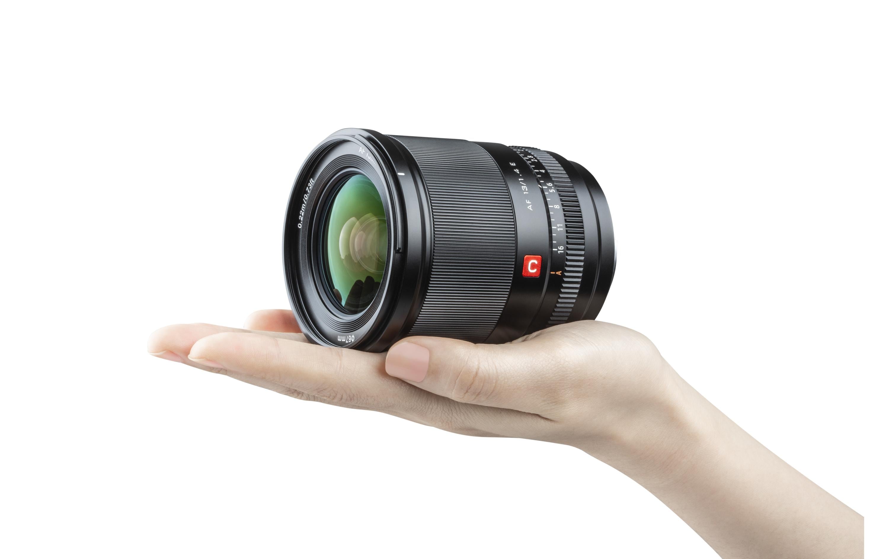 Festbrennweite AF 13mm F/1.4 – Sony E-Mount<br>13 mm F1.4 XF Autofokus-Ultraweitwinkel-Objektiv unterstützt Eye AF Gesichtserkennung