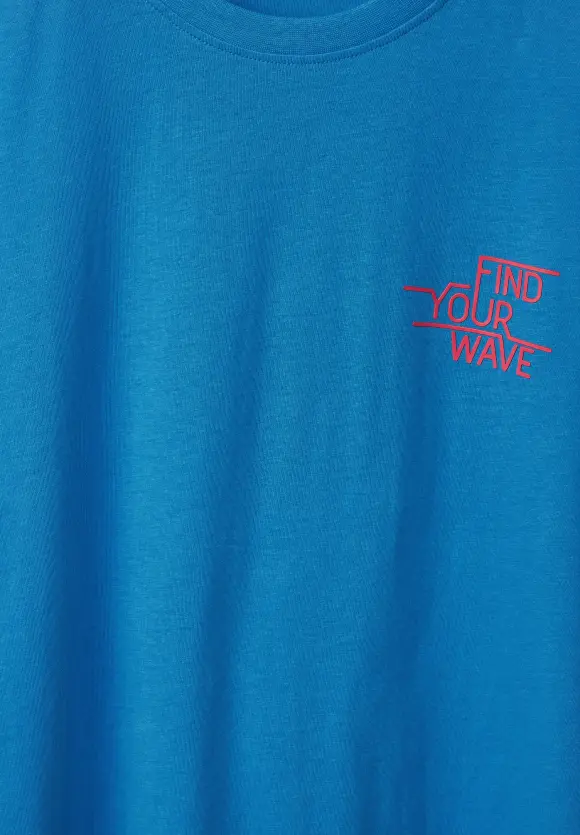 T-Shirt mit Brustprint - sonic blue