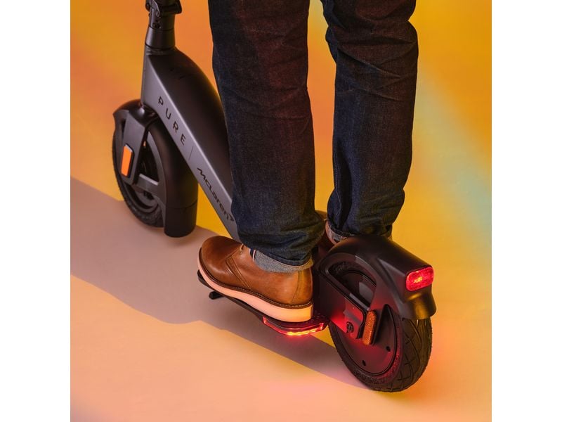 Pure Electric E-Scooter x McLaren Schwarz Electric Scooter