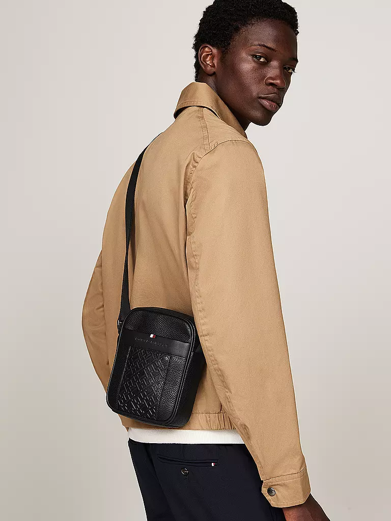 TOMMY HILFIGER Tasche TH CENTRAL schwarz