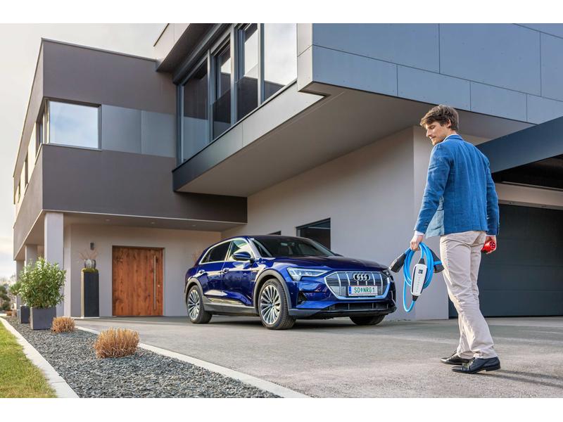 NRGkick Mobile Ladestation 32 A, 5 m, Typ 2 WLAN, 4G, GPS Mobile Ladeeinheit für Elektrofahrzeuge mit GSM, GPS, WLAN & Bluetooth