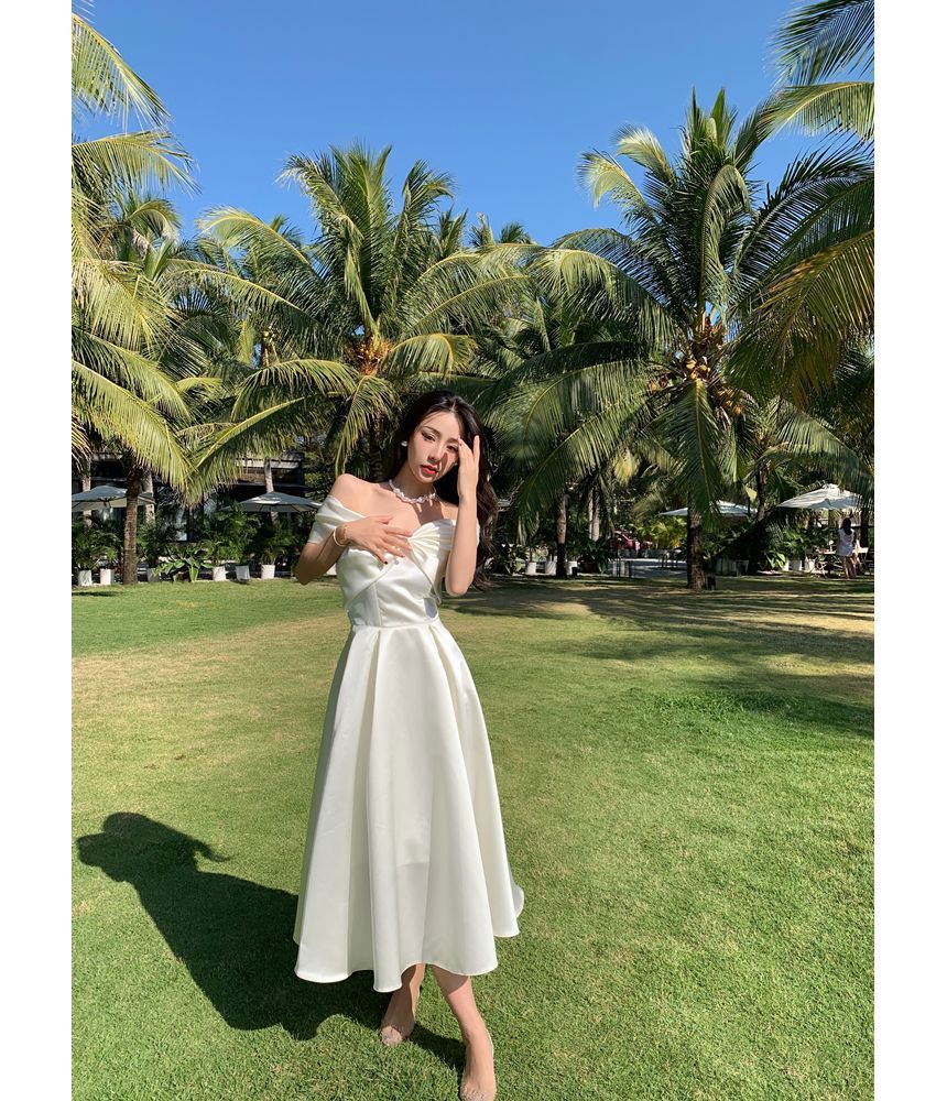 Yuxi - Off-Shoulder A-lijn cocktailjurk