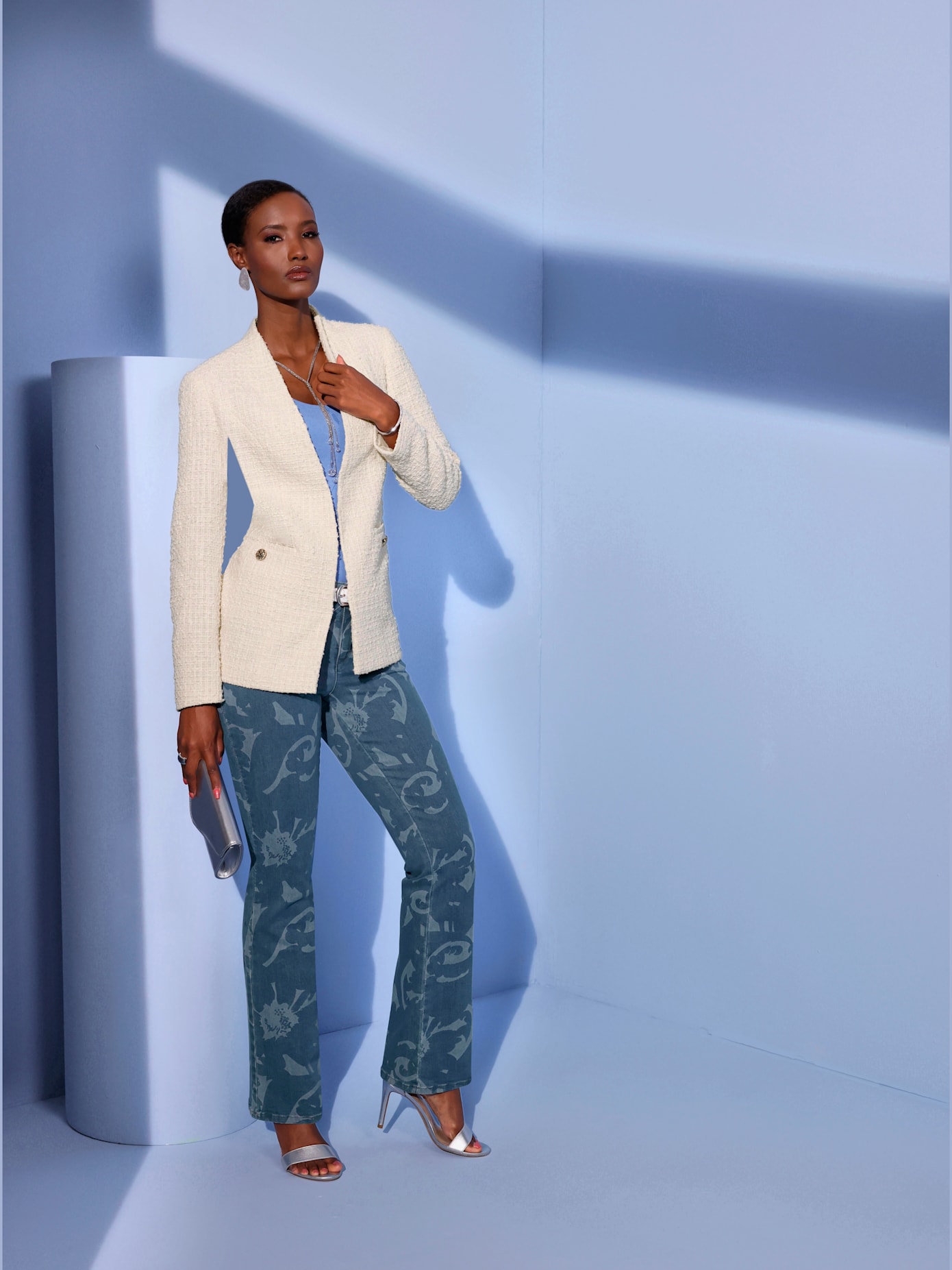 Blazer épaulettes et les coutures princesse pour une jolie silhouette