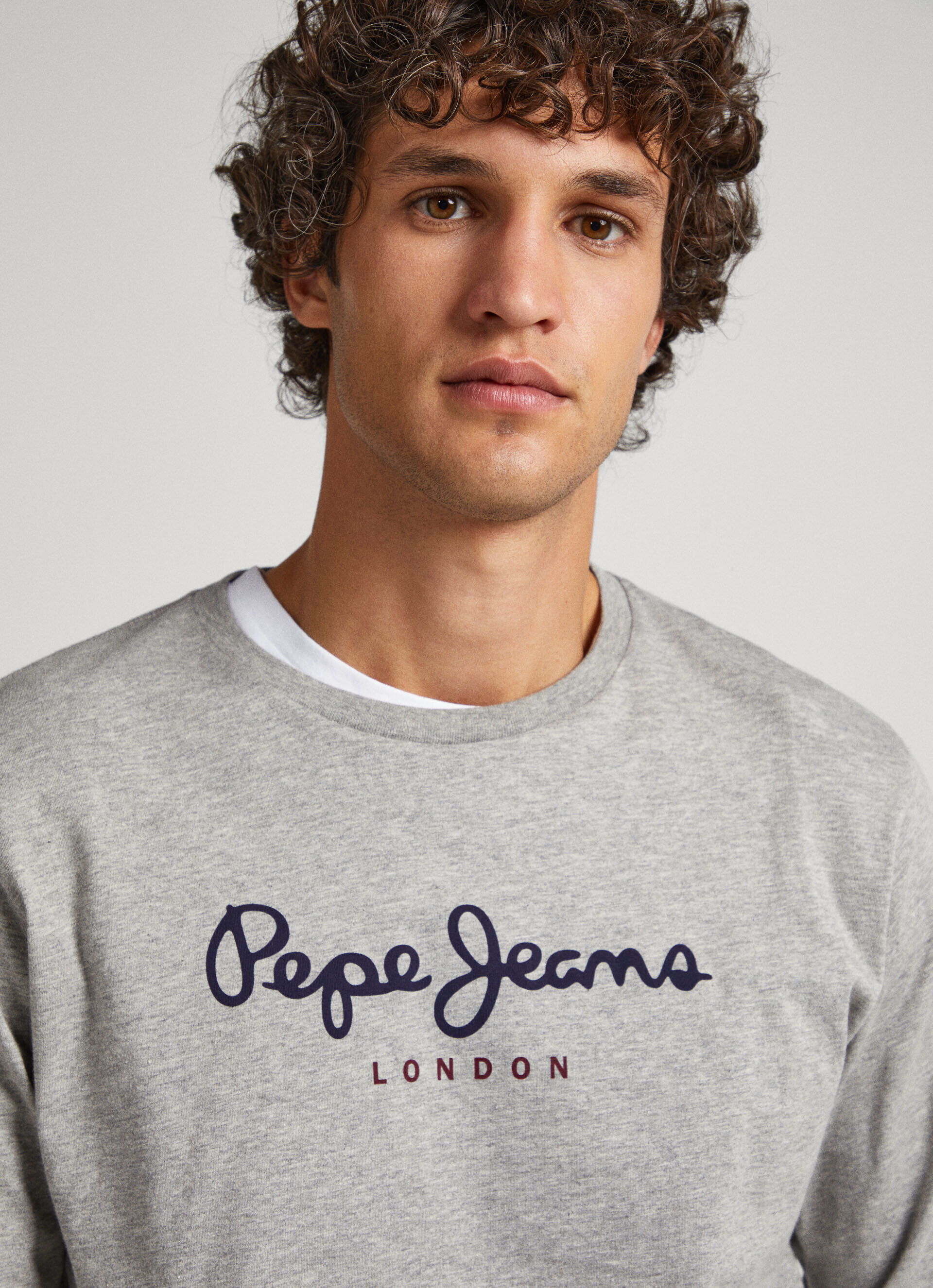 Camiseta de algodão com logotipo estampado - cinza mesclado