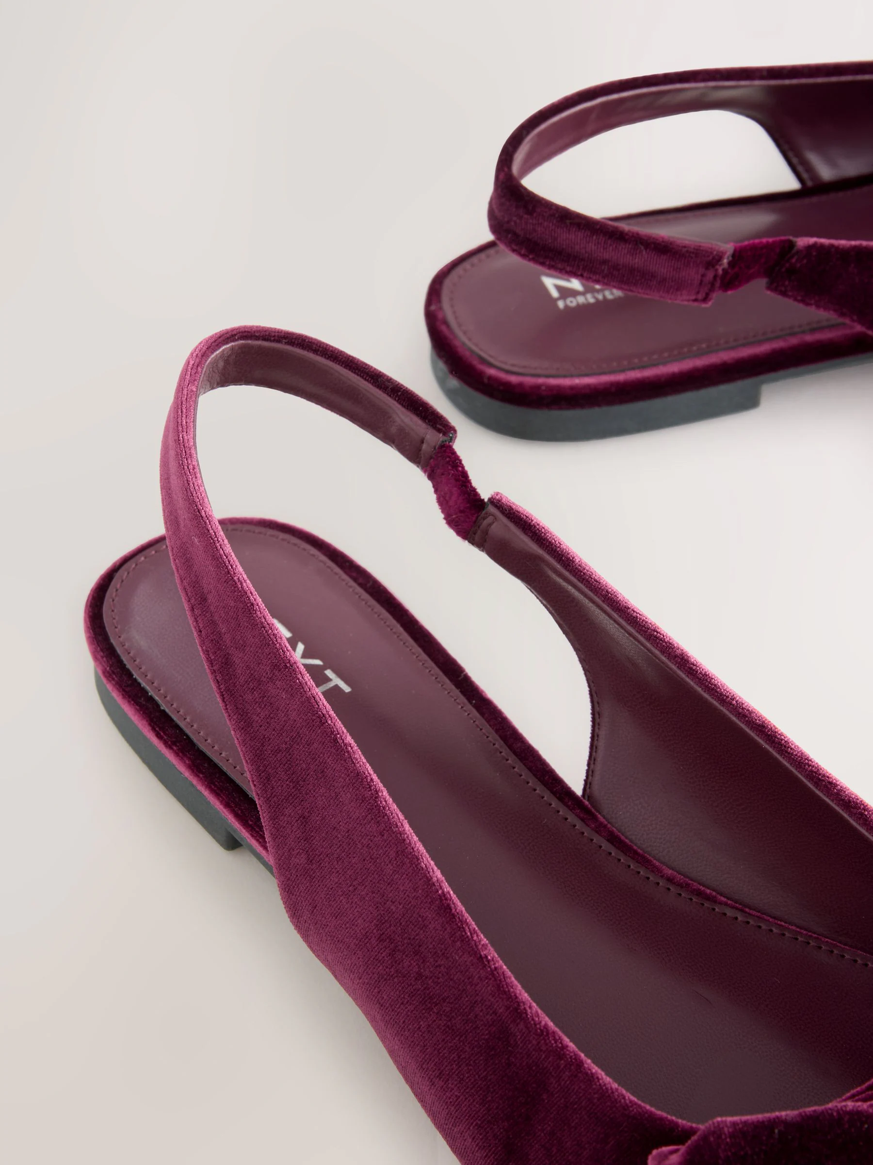 Bordeauxrood fluweel - Forever Comfort® ballerina's met strik, spitse neus en hielbandje