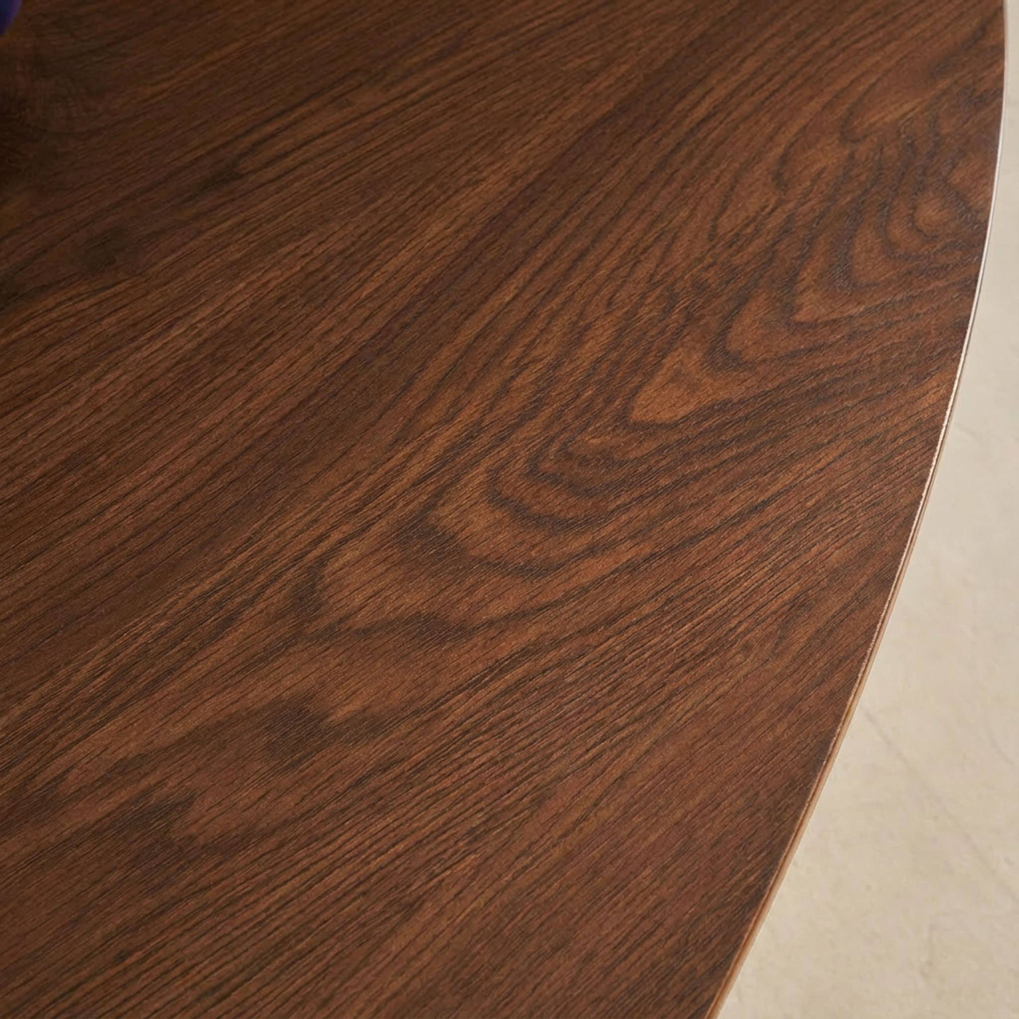 sweeek - Afgeronde driehoekige salontafel met houteffect en