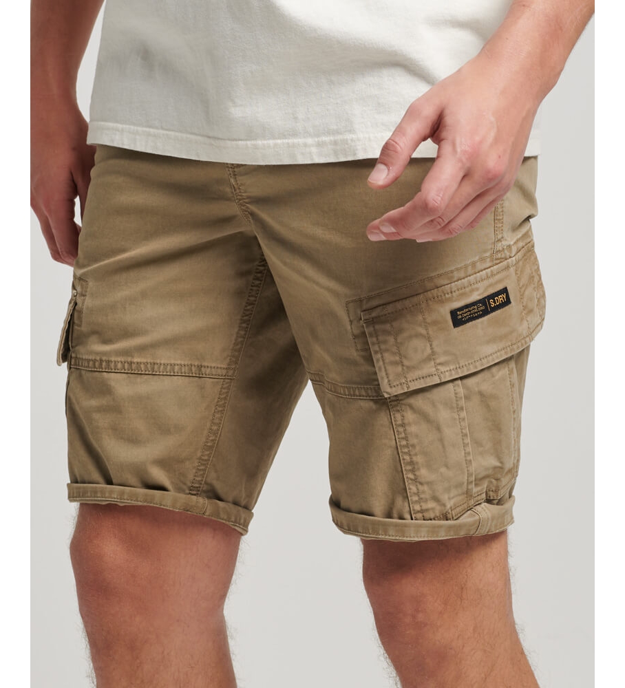 Calções cargo Superdry Core em algodão orgânico marrom