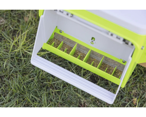 KERBL Smart Coop voerautomaat met trapklep, voor ca. 7,5 kg, 10 l pluimveevoer, kippenvoer, groen en wit