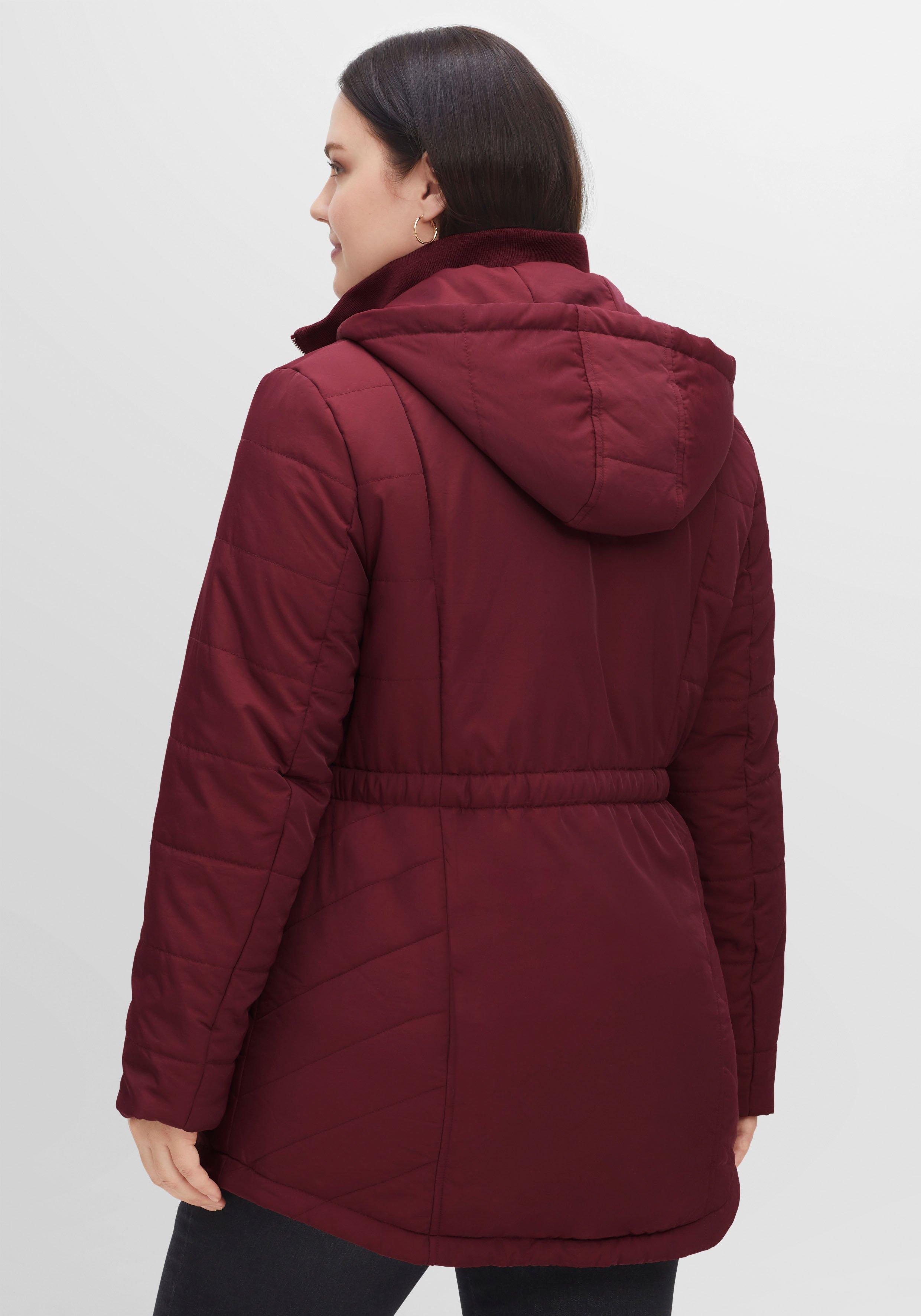 Steppjacke mit abnehmbarer Kapuze