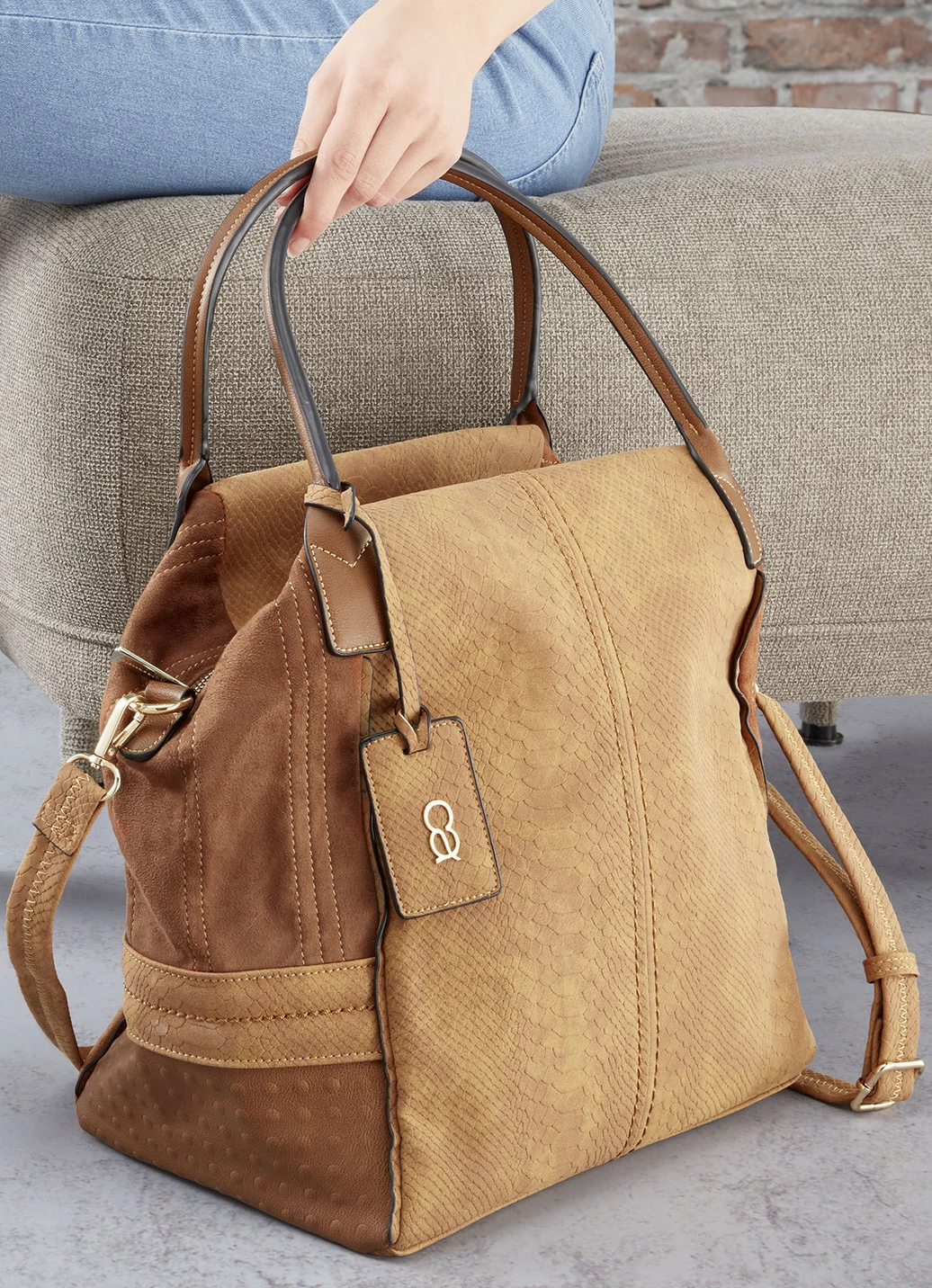Collezione Alessandro Tasche aus teilweise reptilgeprägtem Veloursmaterial