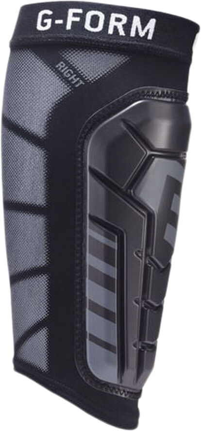 G-Form Pro-S Vento Junior benskinner Sort