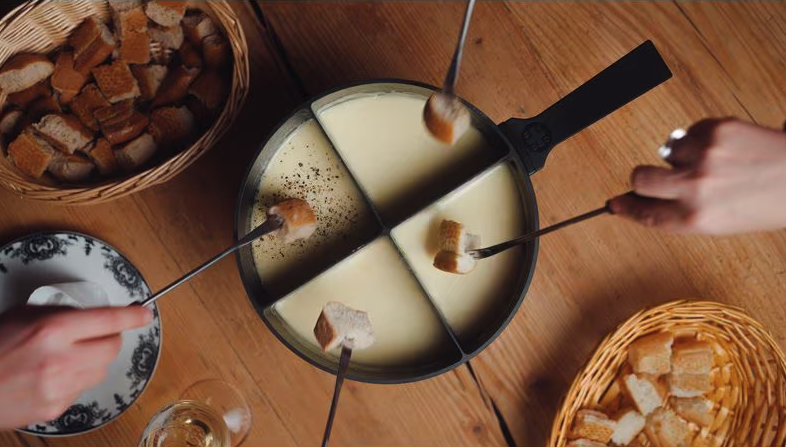 Ø25cm 4in1 Gusseisen Fondue Caquelon für Käse / Chinoise / Schokolade Fondue (DT-01576) - Rot