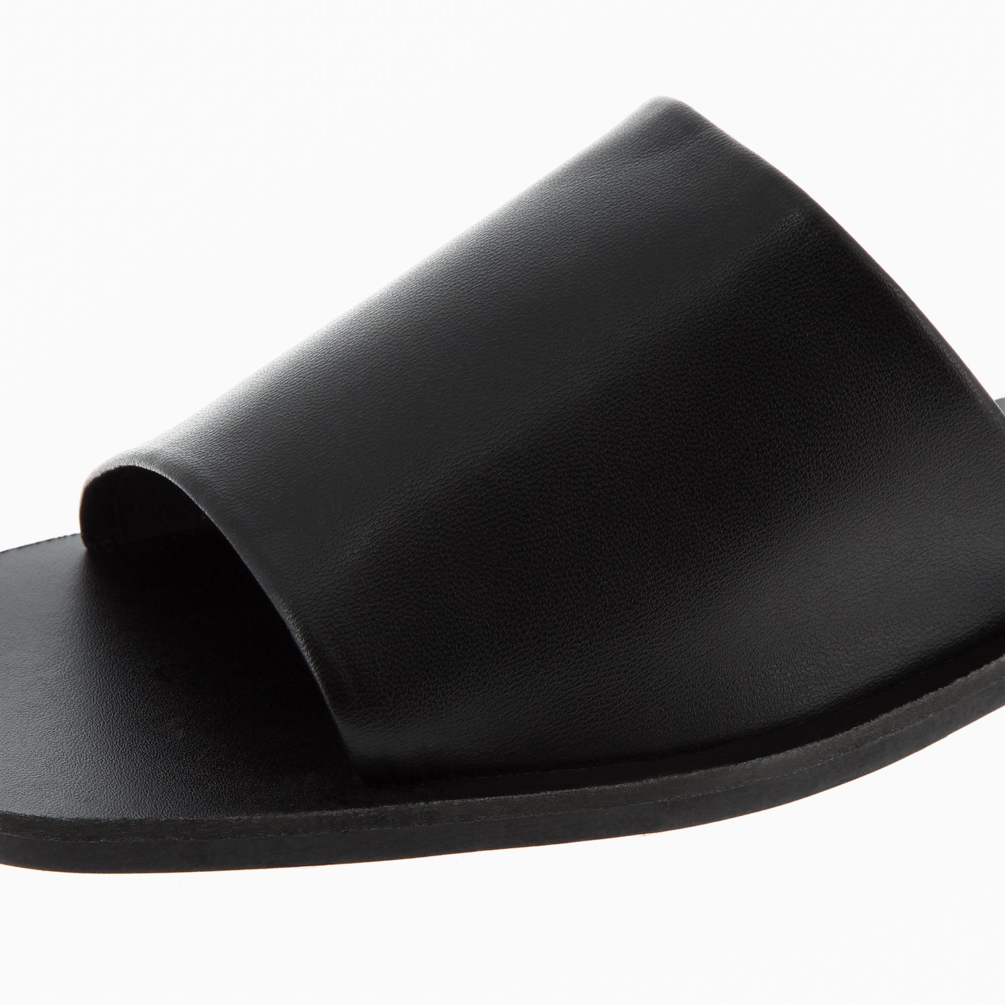 Sandales plates-Mules plates Sandra à large bride noire