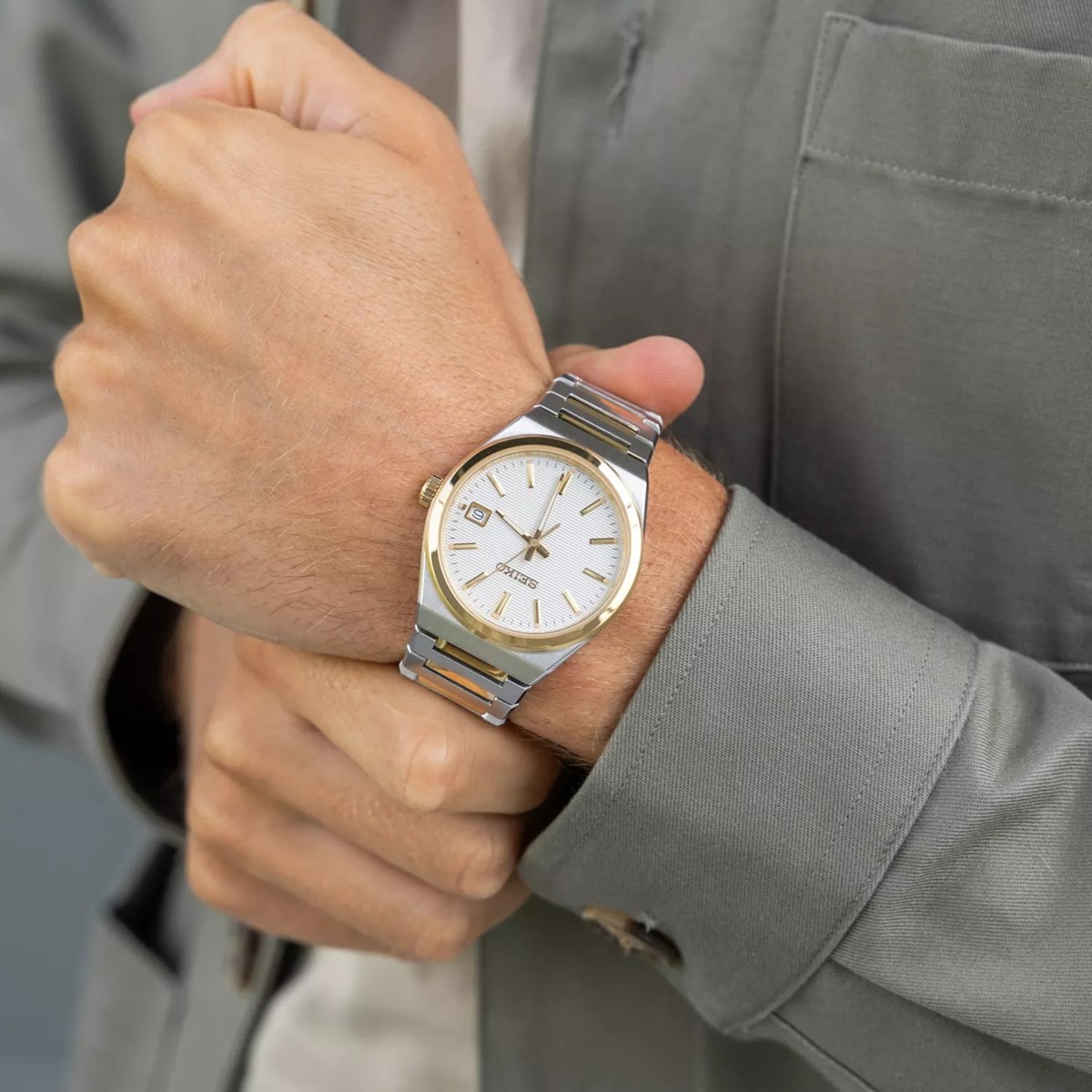 Montre Seiko classique acier bicolorebracelet intégré