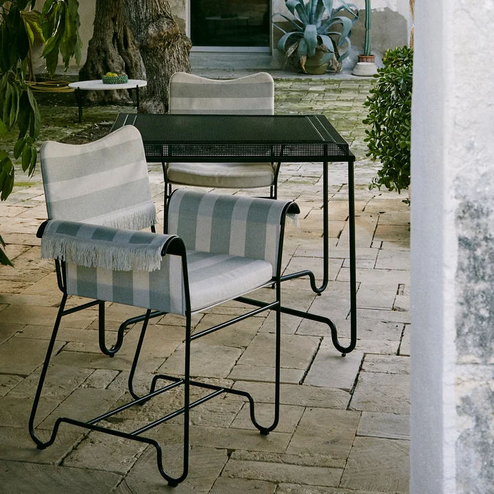 Gubi - Tropique Outdoor Dining Chair, classic black / Leslie Limonta (06)