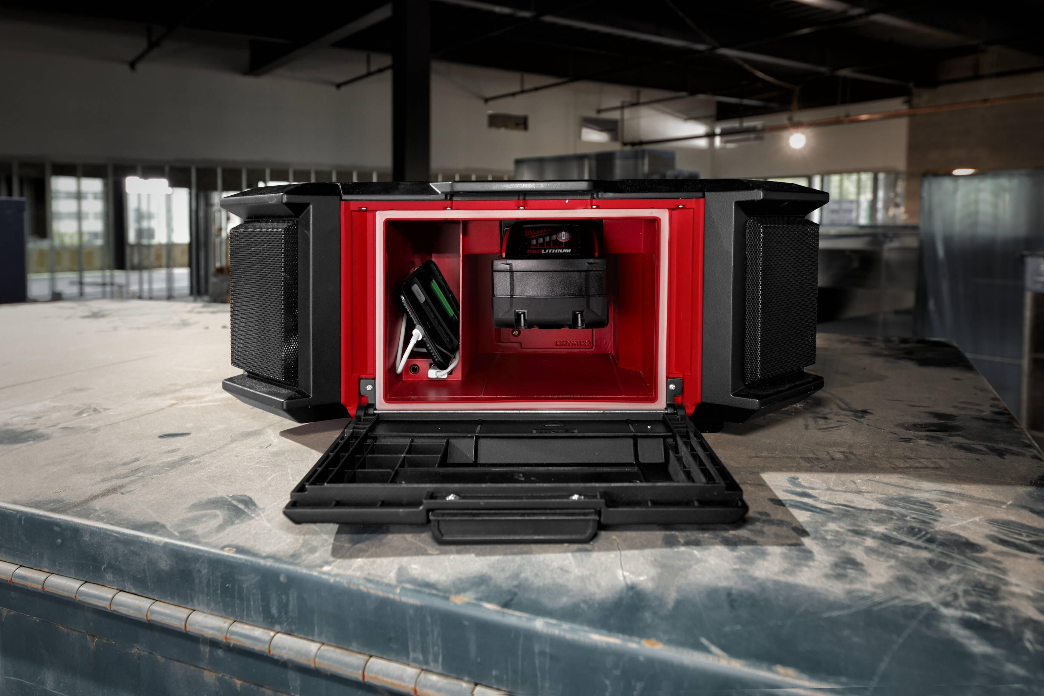 Milwaukee M18 PRCDAB -0 PACKOUT™ Radio/lader 18V Basic Body - 4933472112