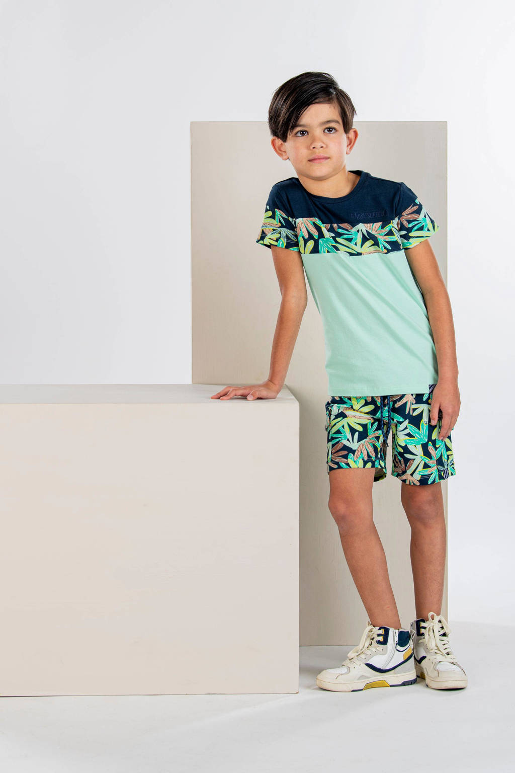 B.Nosy sweatshort met bladprint donkerblauw/groen