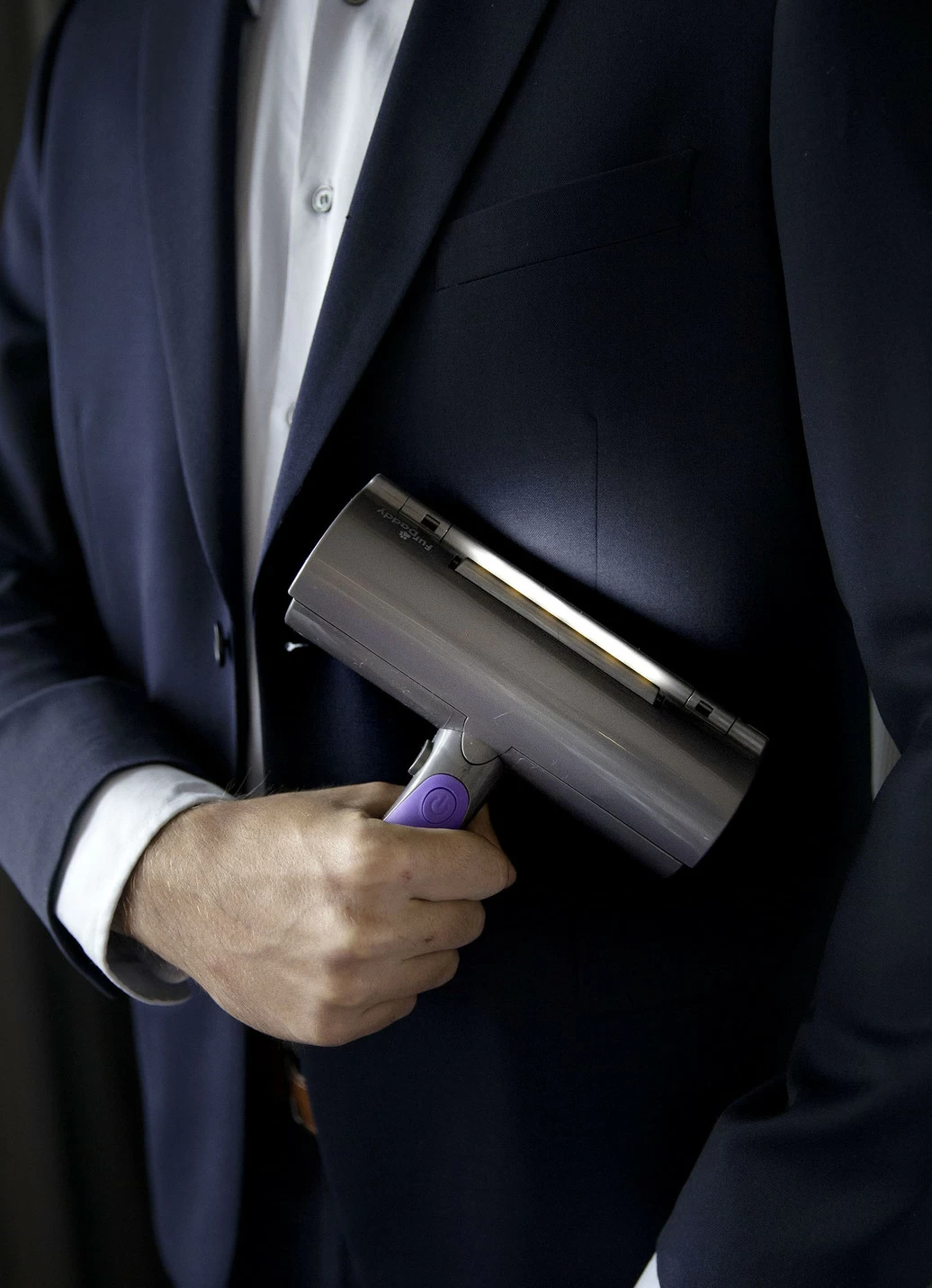 Batteriebetriebene Fussel- und Tierhaarrolle mit LED-Licht