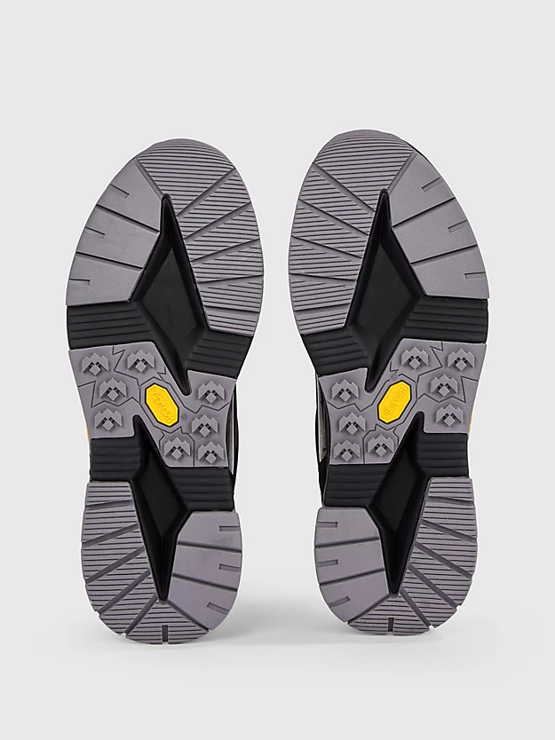 Tênis robusto Vibram®