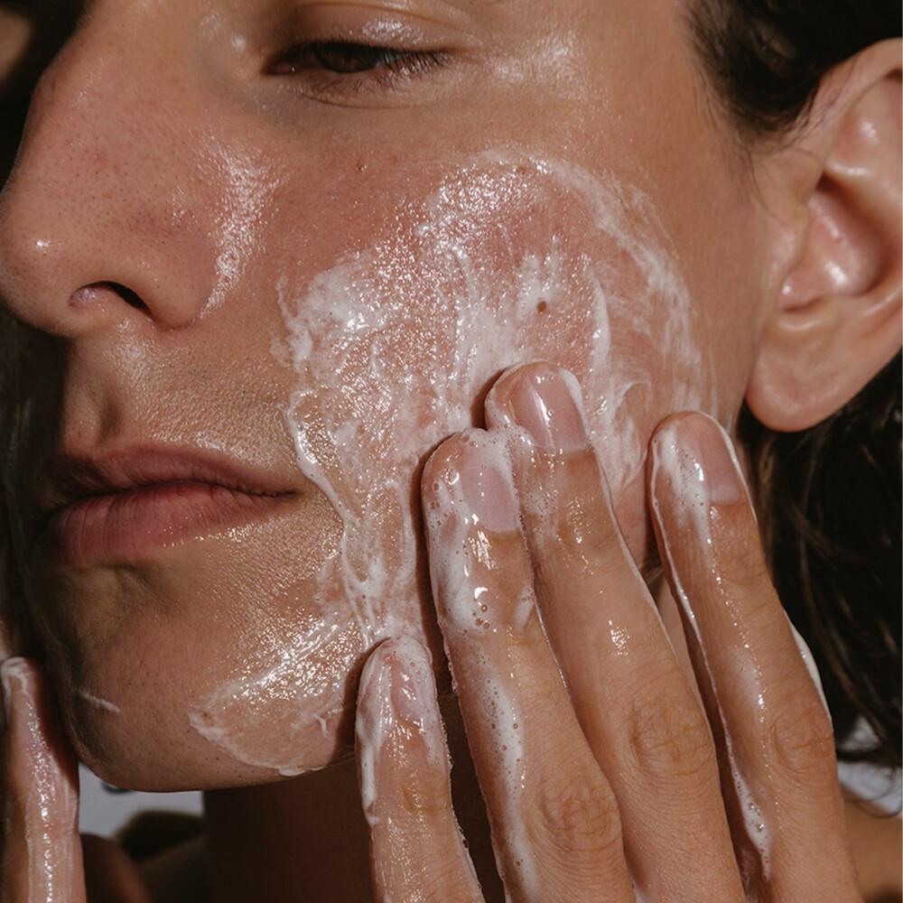Madara AcneSebum Control-Reinigingsmiddel Voor Een Zuivere Huid140 ml
